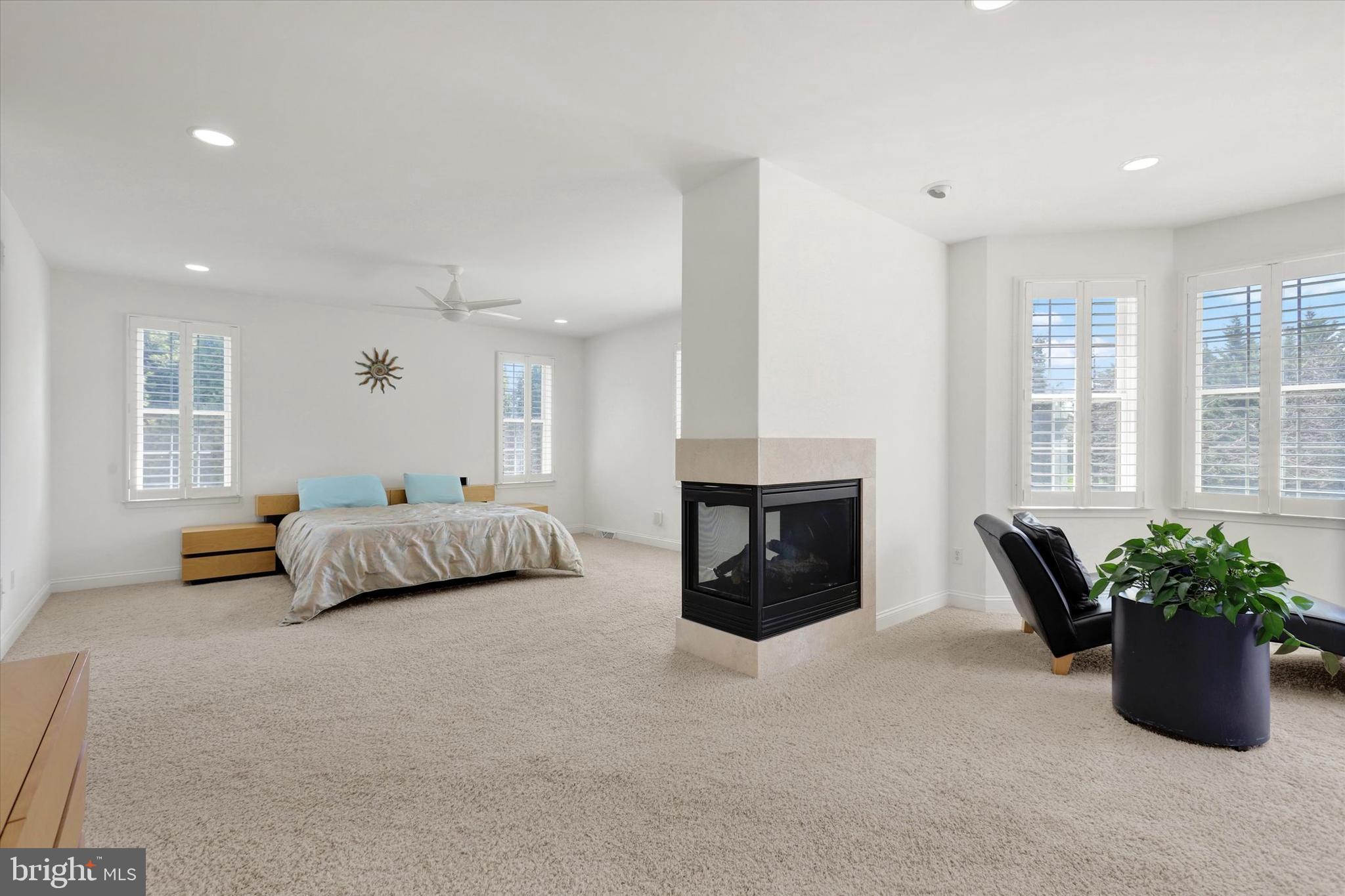 THORNHILL - Residential