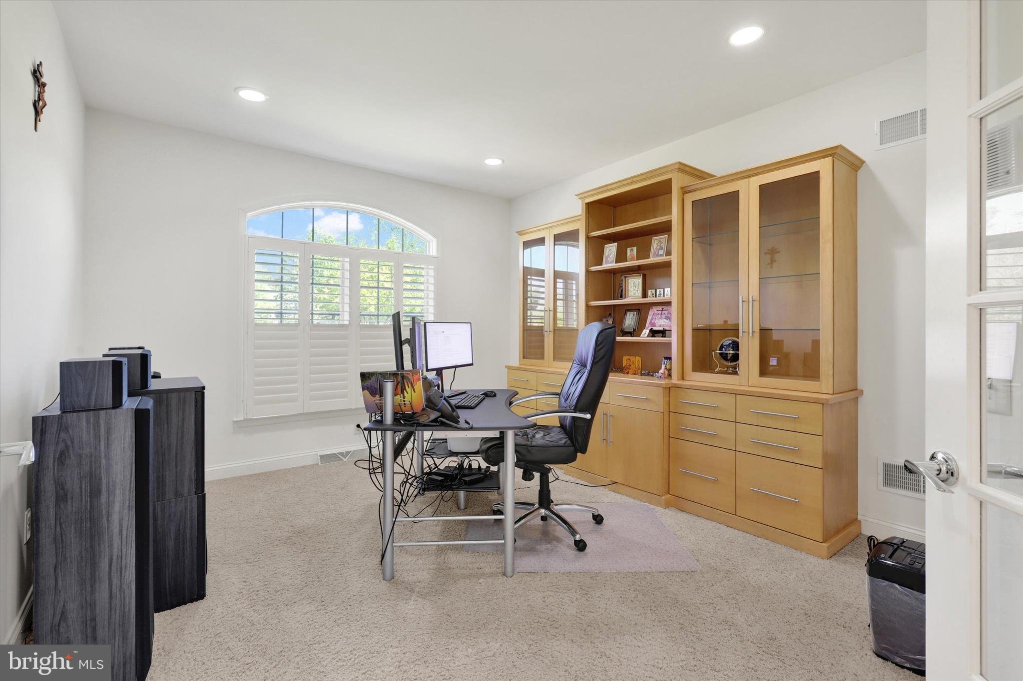 THORNHILL - Residential