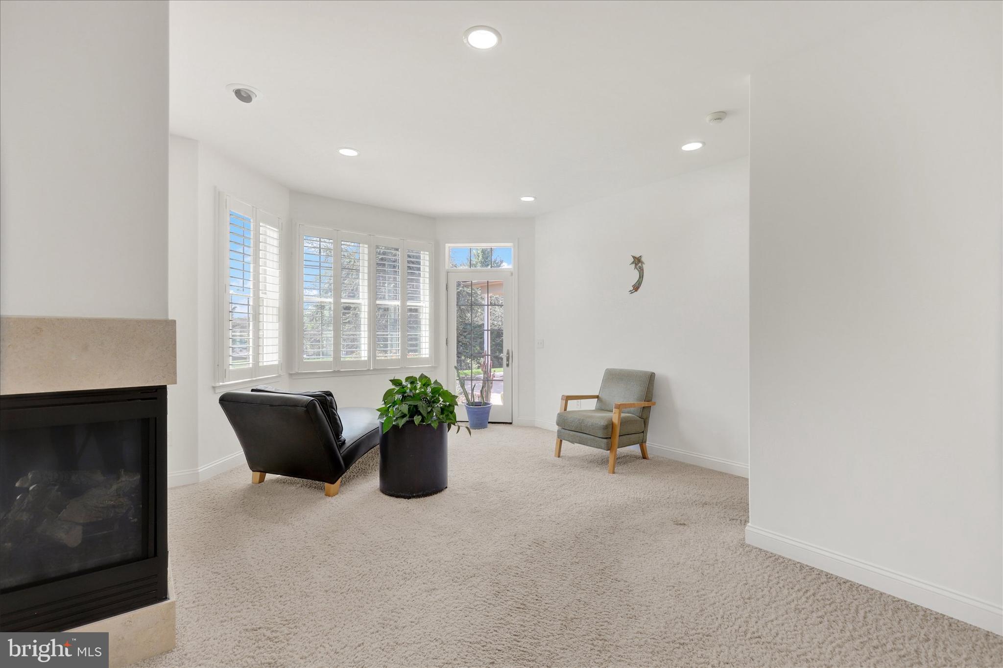 THORNHILL - Residential