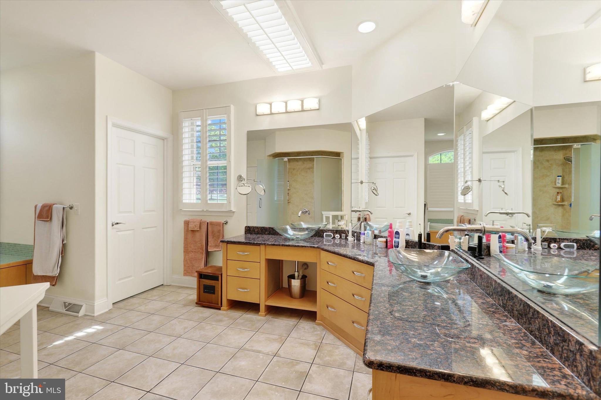 THORNHILL - Residential