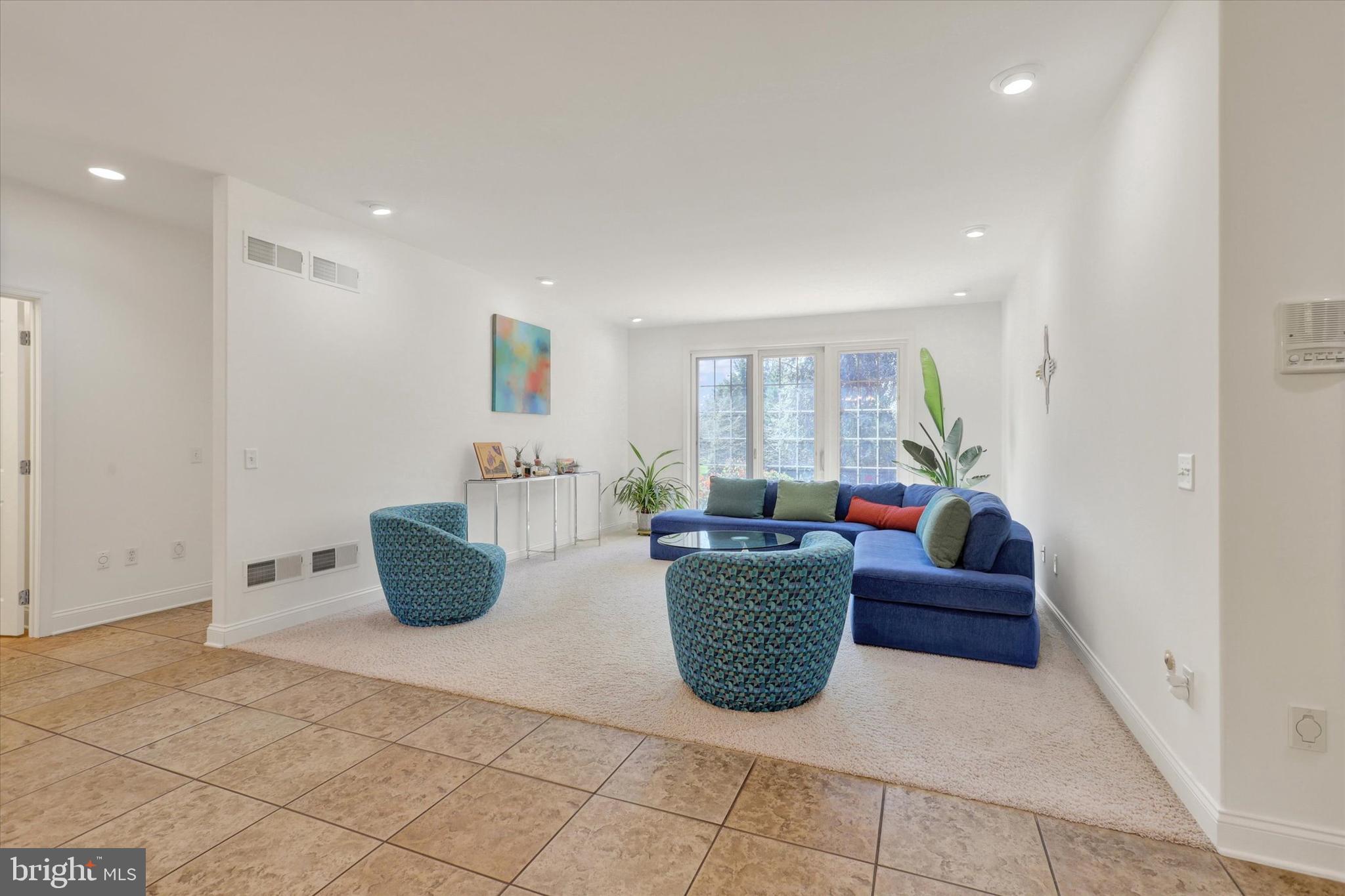 THORNHILL - Residential