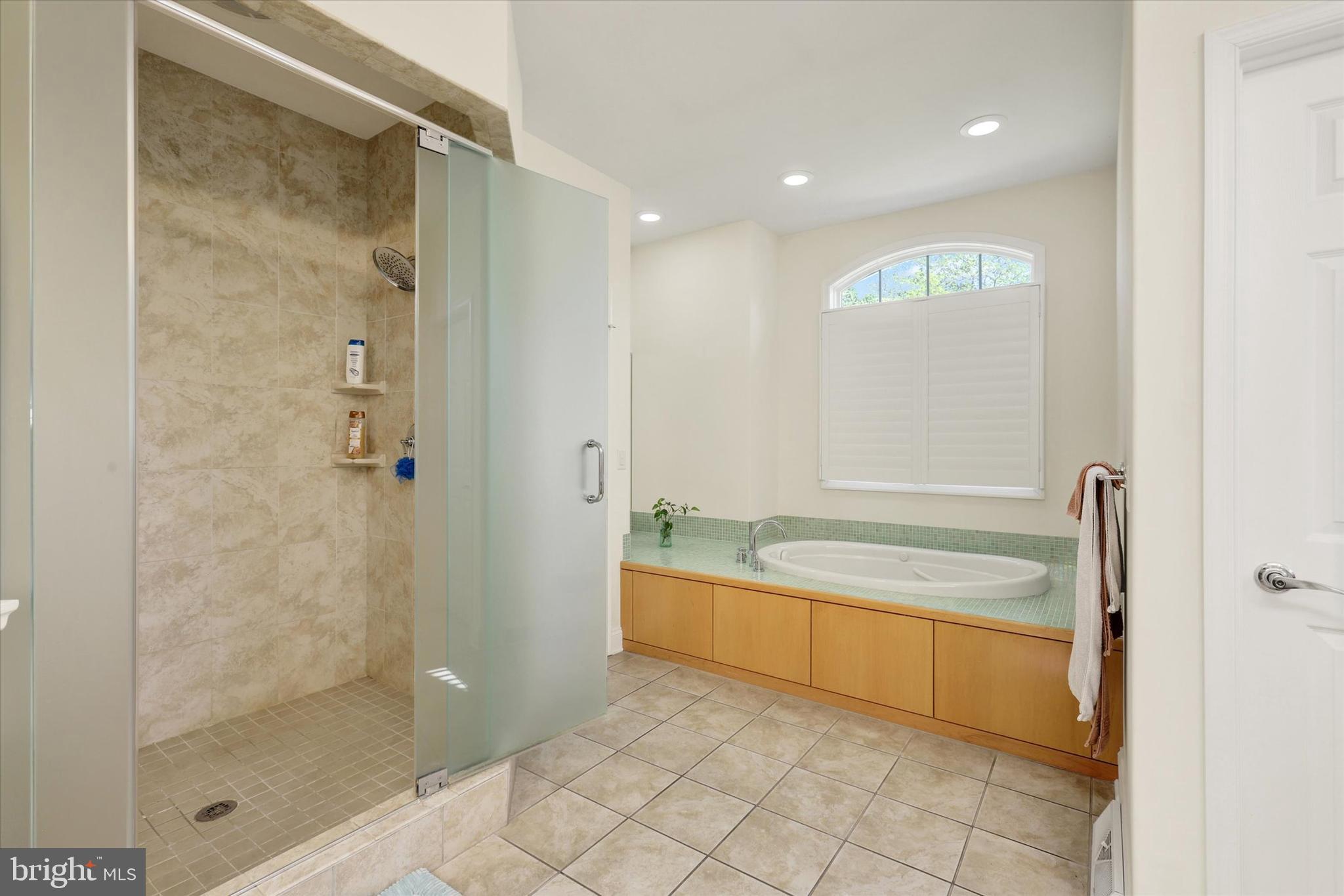 THORNHILL - Residential