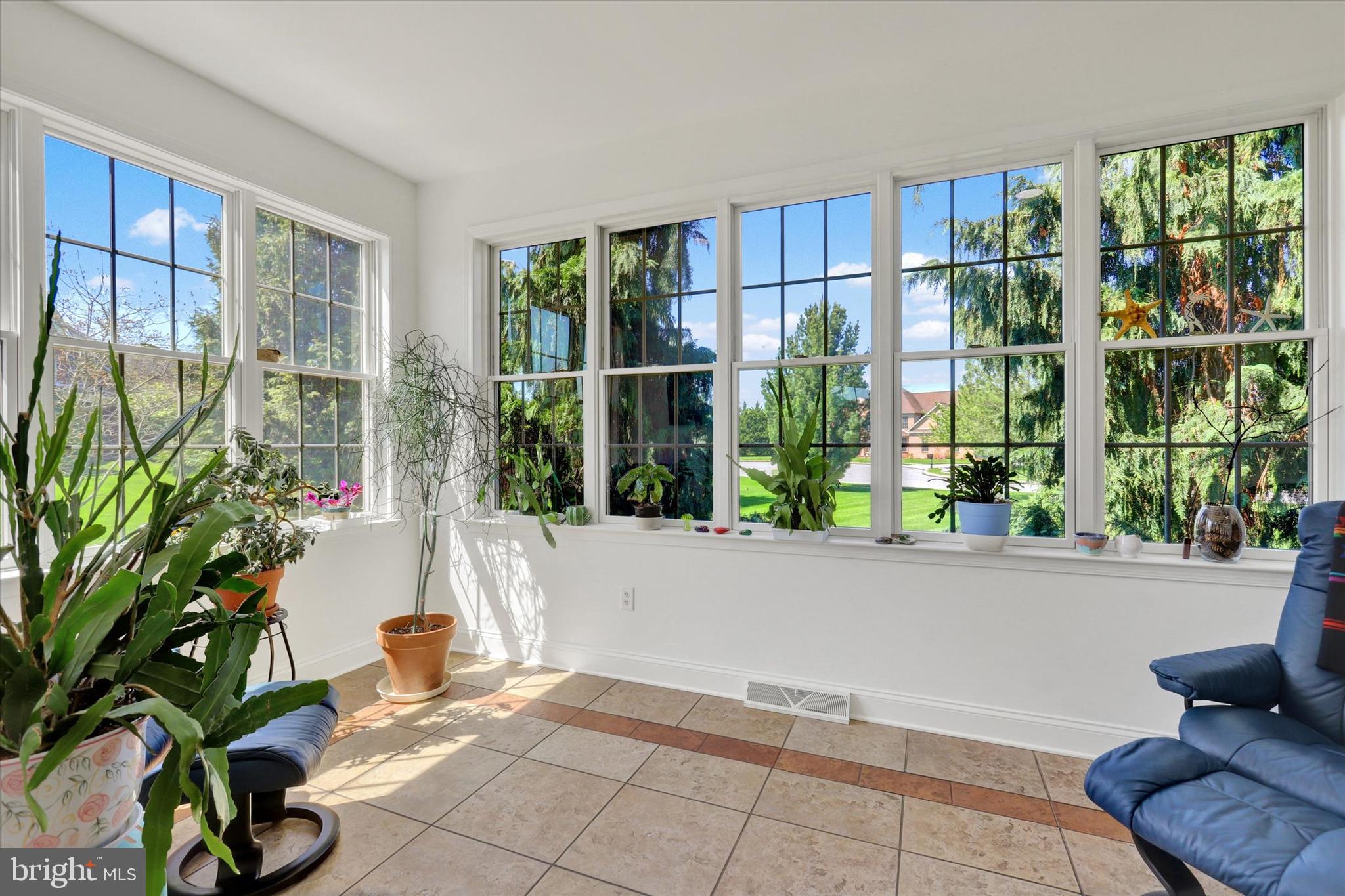 THORNHILL - Residential