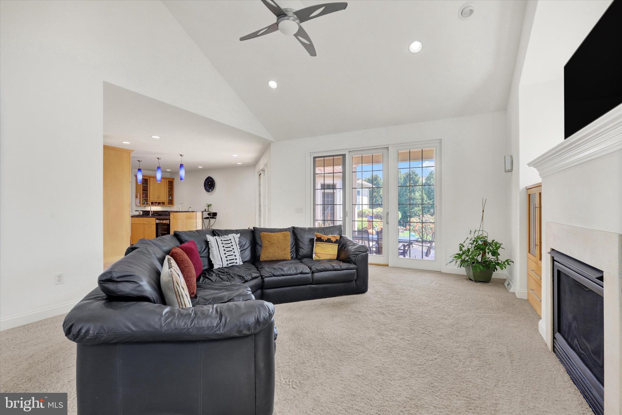 THORNHILL - Residential