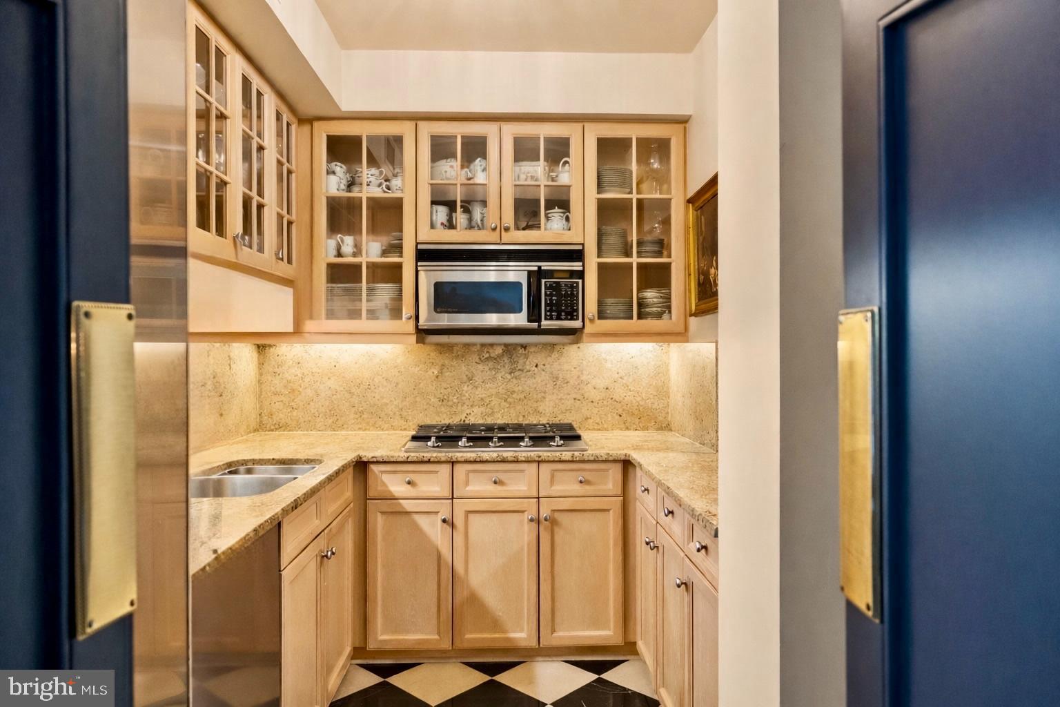 WEST END - Residential