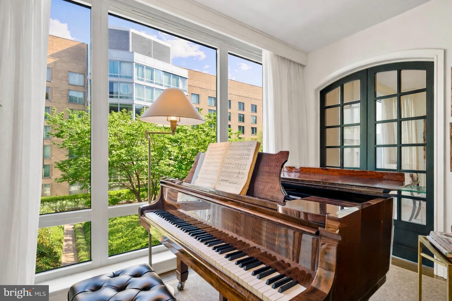 WEST END - Residential