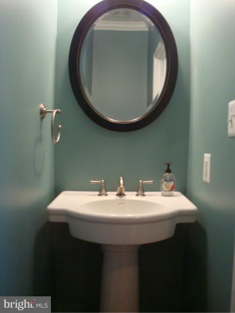 EMERALD HILLS ESTATES - Residential Lease
