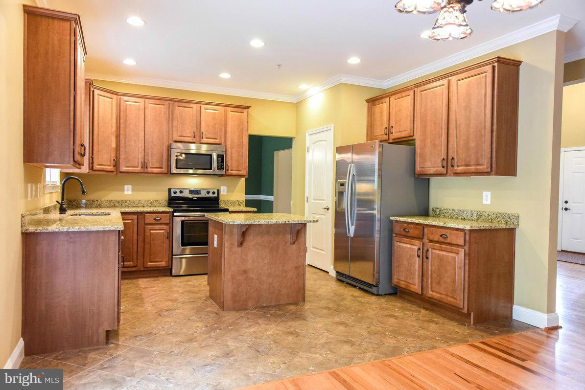 EMERALD HILLS ESTATES - Residential Lease