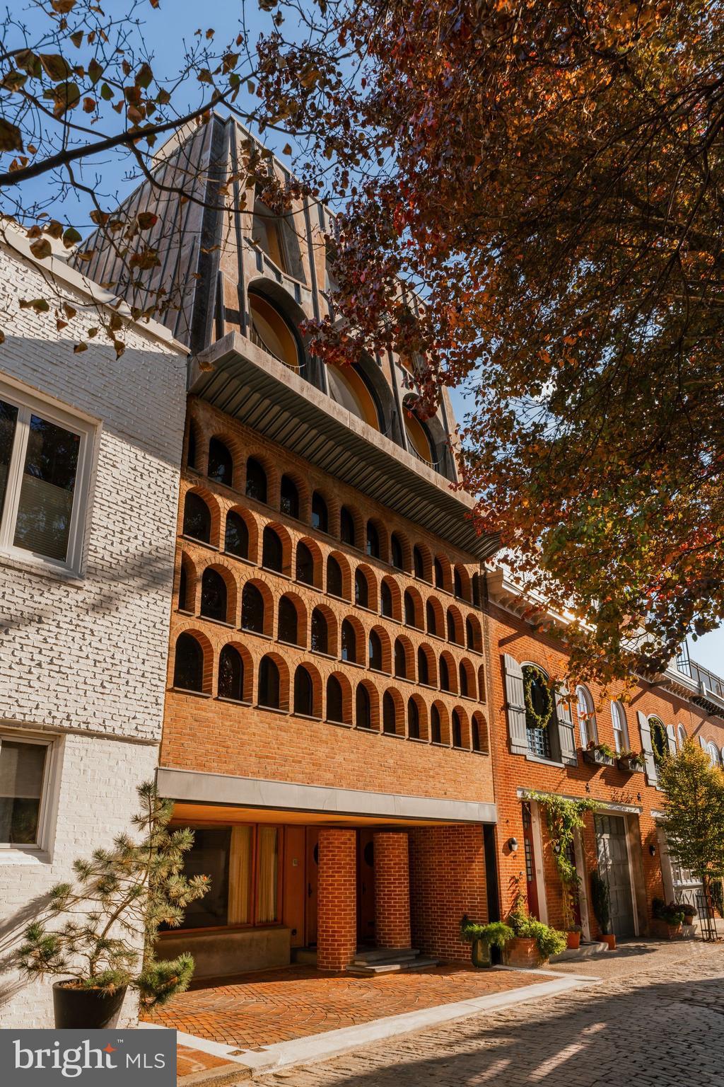 RITTENHOUSE SQUARE - Residential Income