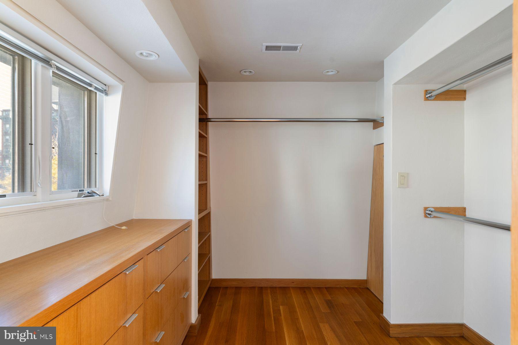 RITTENHOUSE SQUARE - Residential Income