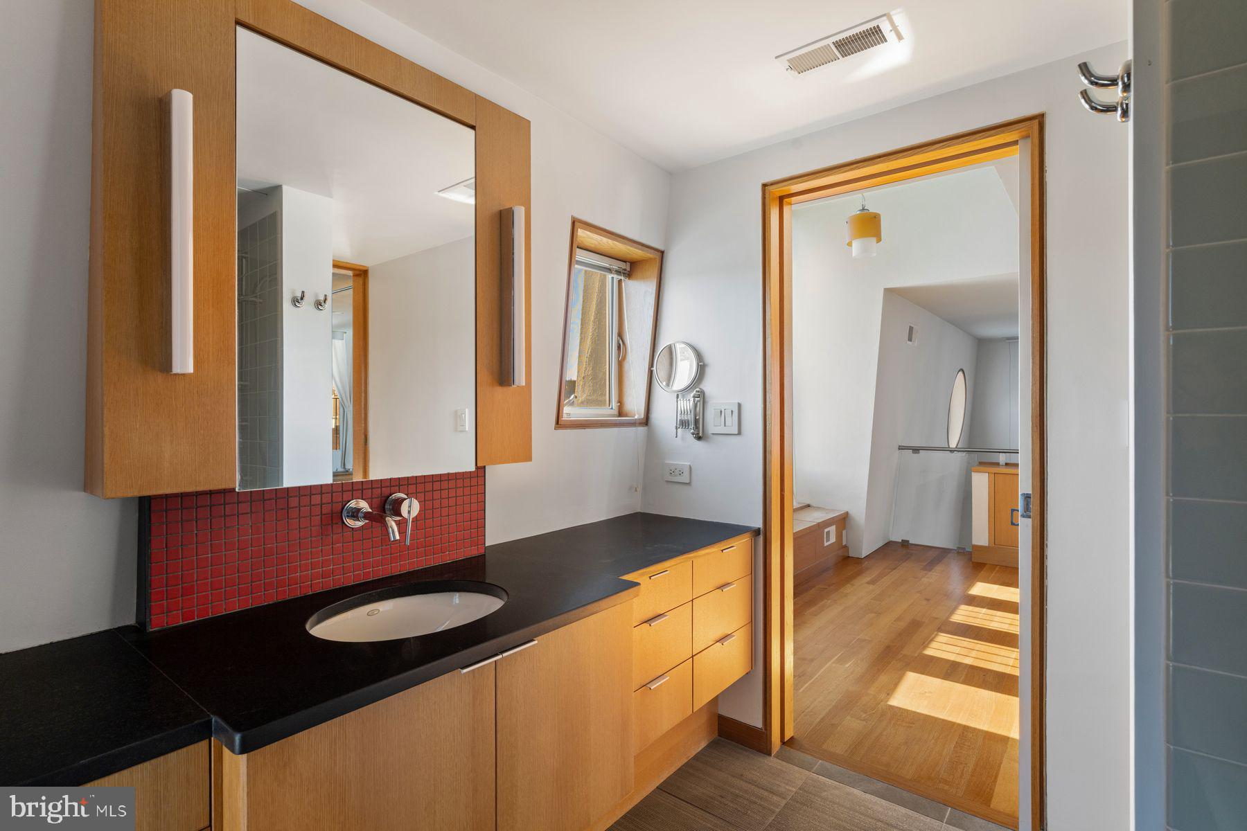 RITTENHOUSE SQUARE - Residential Income