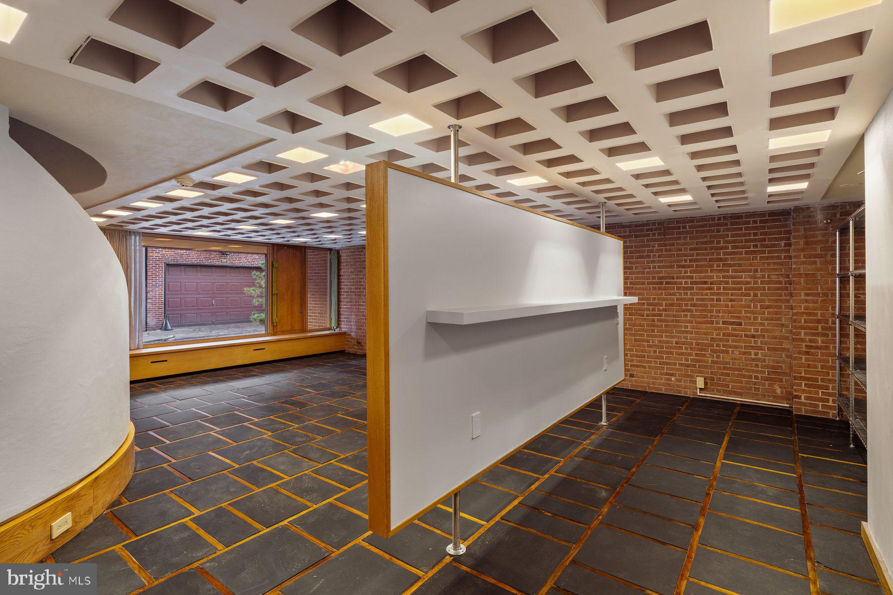 RITTENHOUSE SQUARE - Residential Income