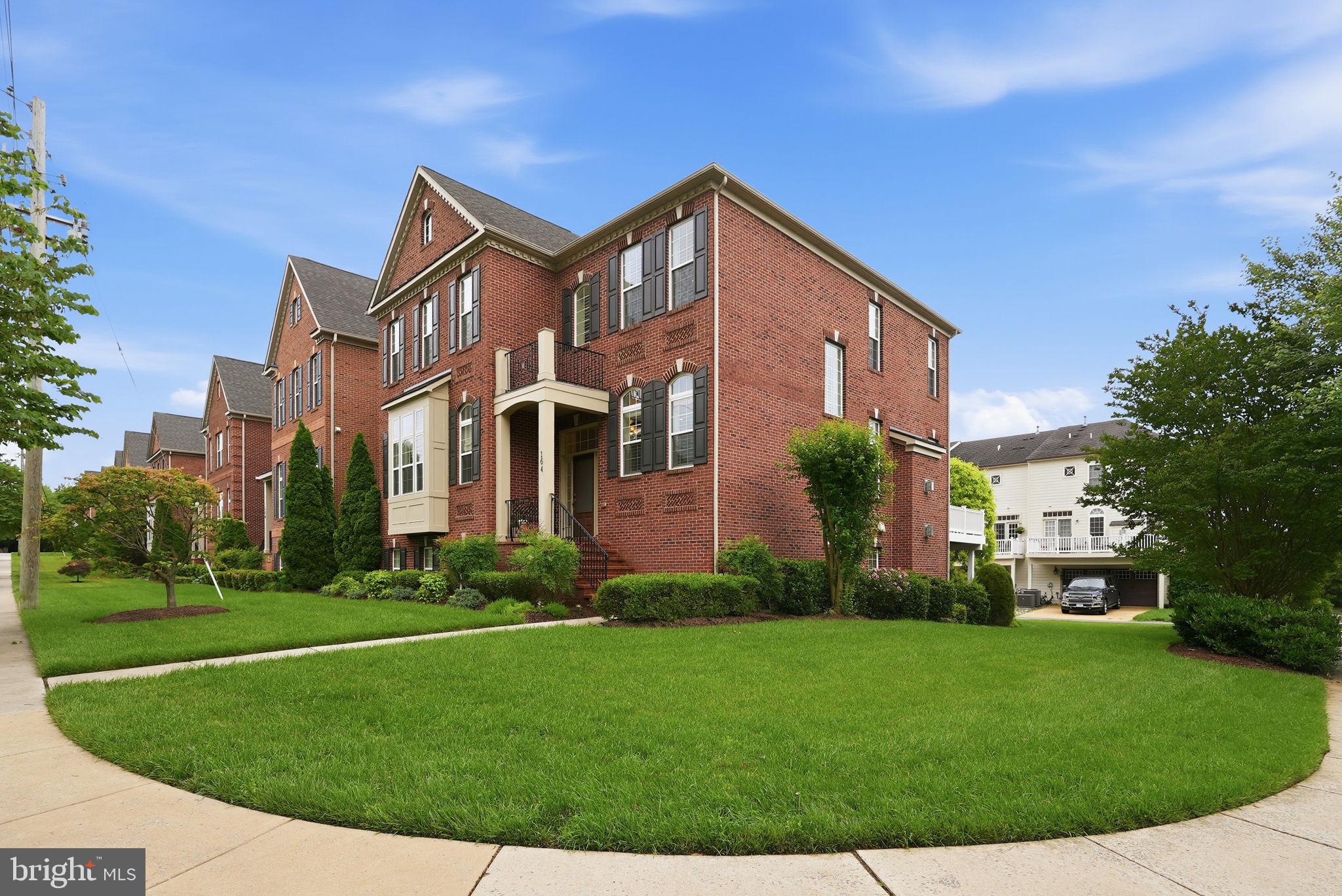 CROWN POINTE - Residential