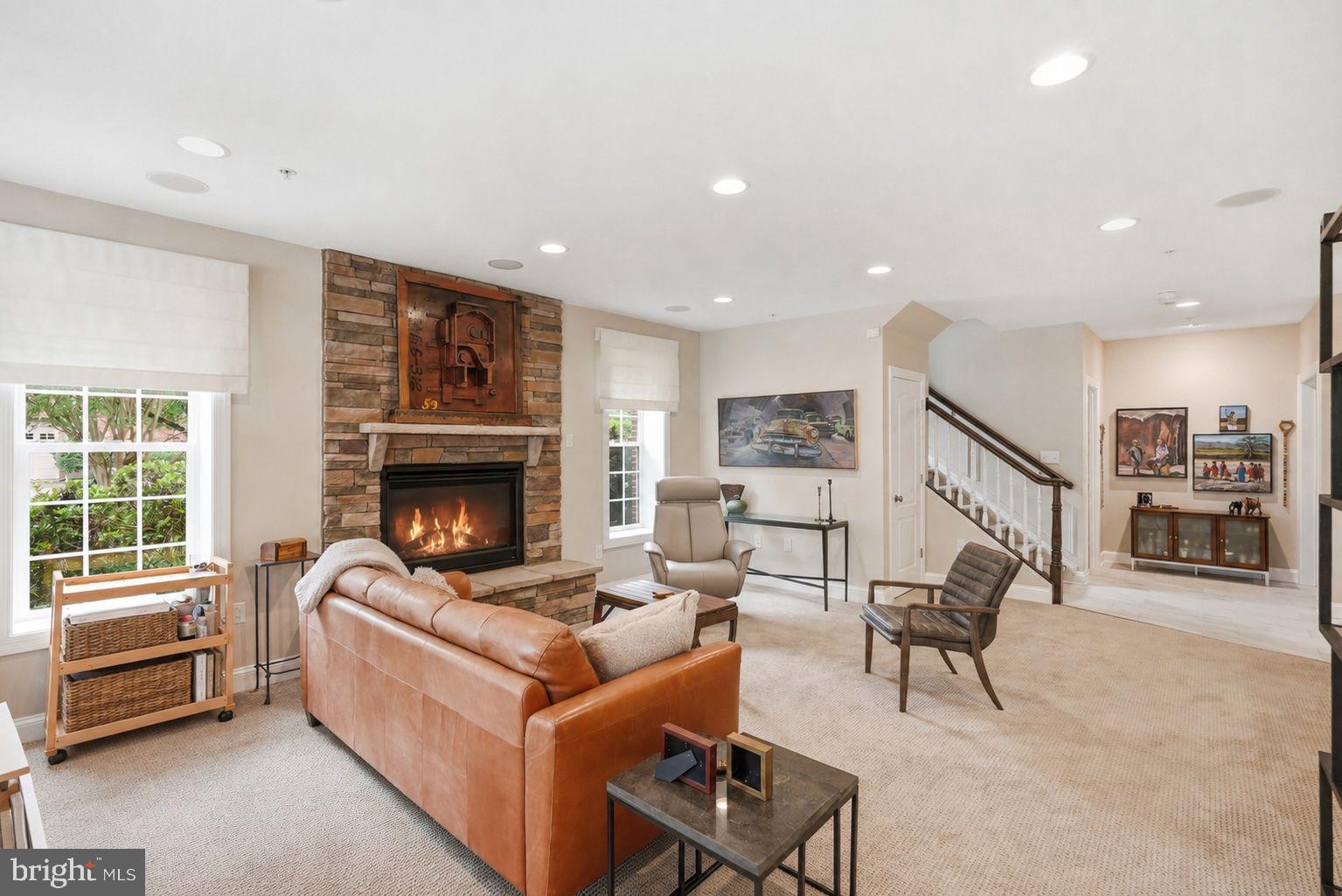 CROWN POINTE - Residential