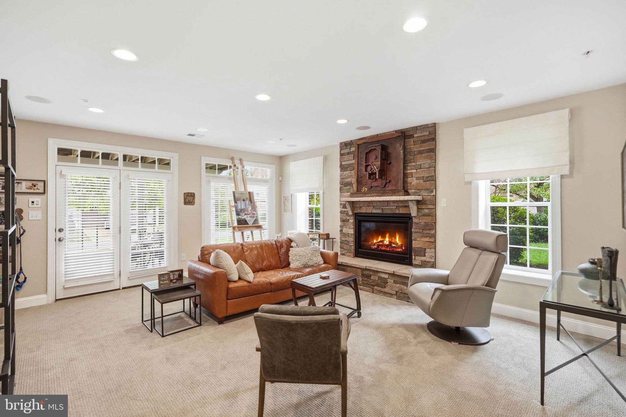 CROWN POINTE - Residential