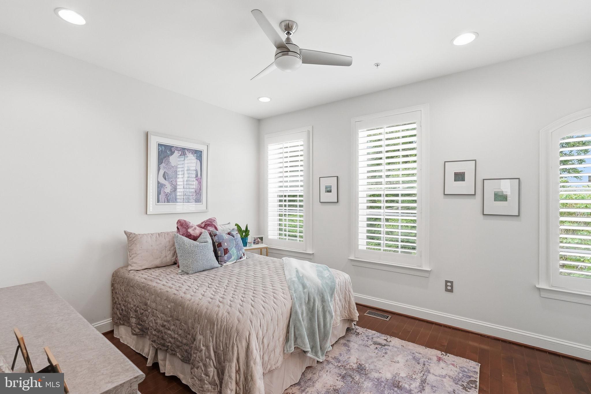 CROWN POINTE - Residential