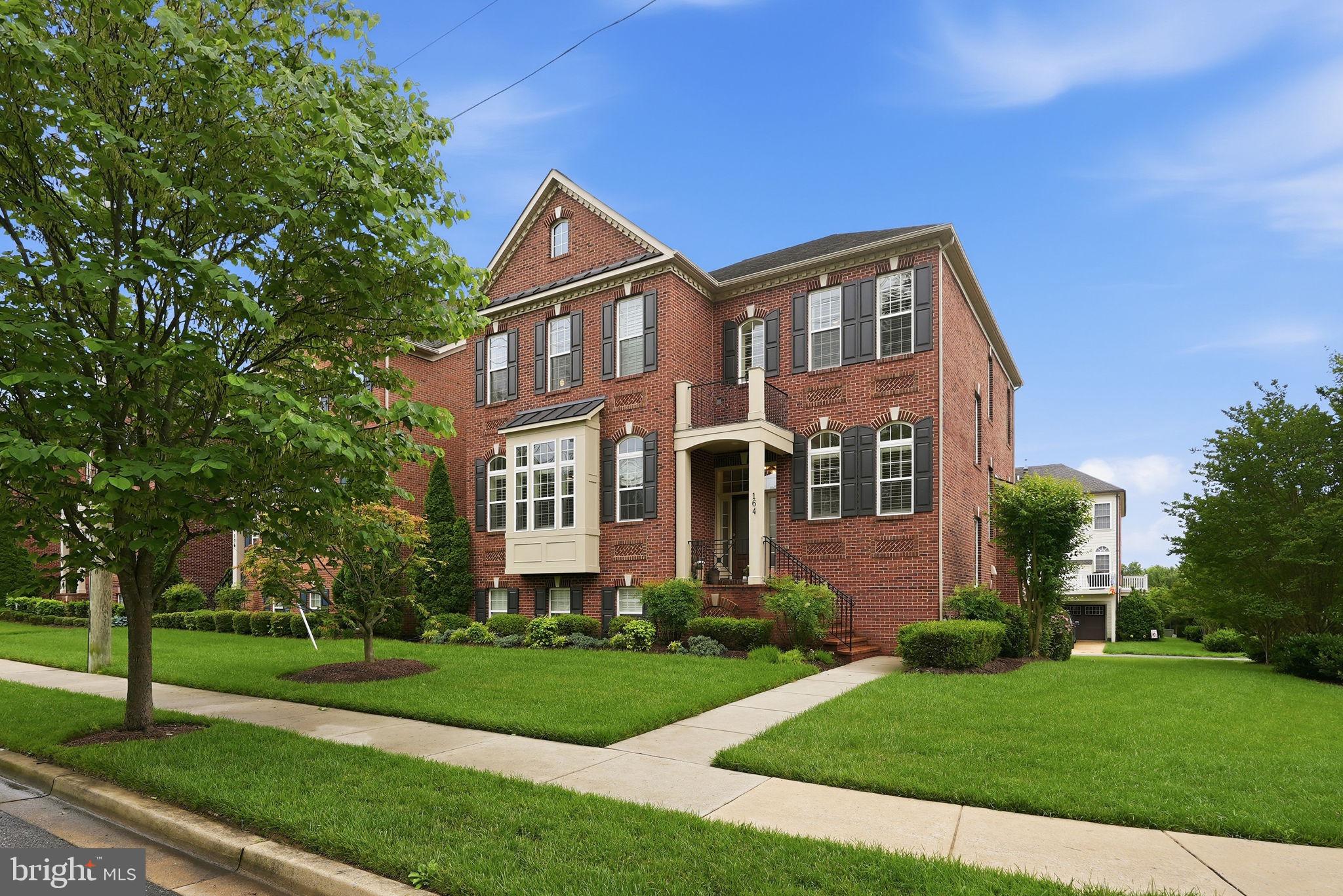 CROWN POINTE - Residential