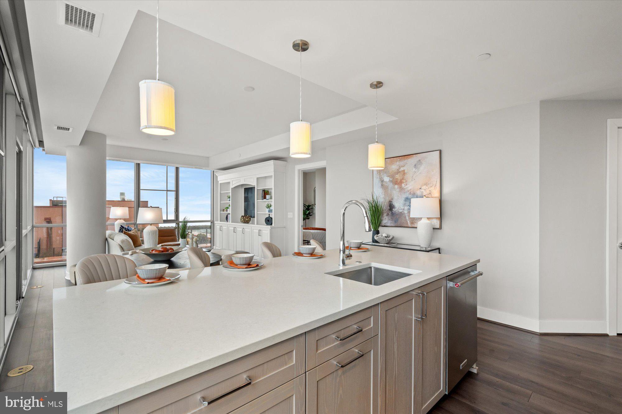 PIKE AND ROSE - Residential