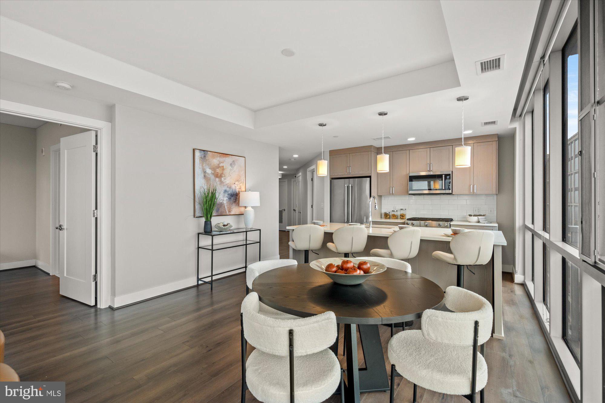 PIKE AND ROSE - Residential