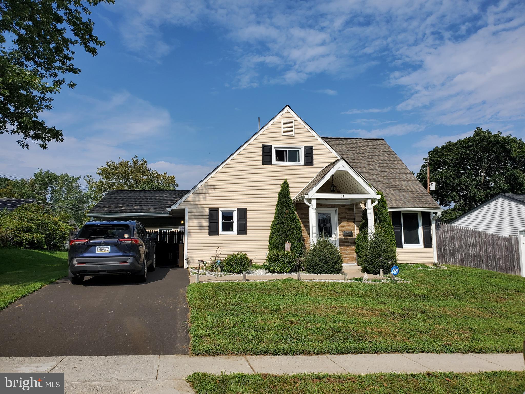 LEVITTOWN - Residential