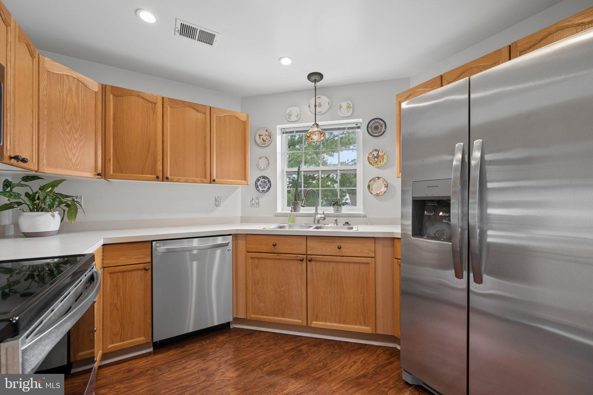 ECHO GLEN - Residential