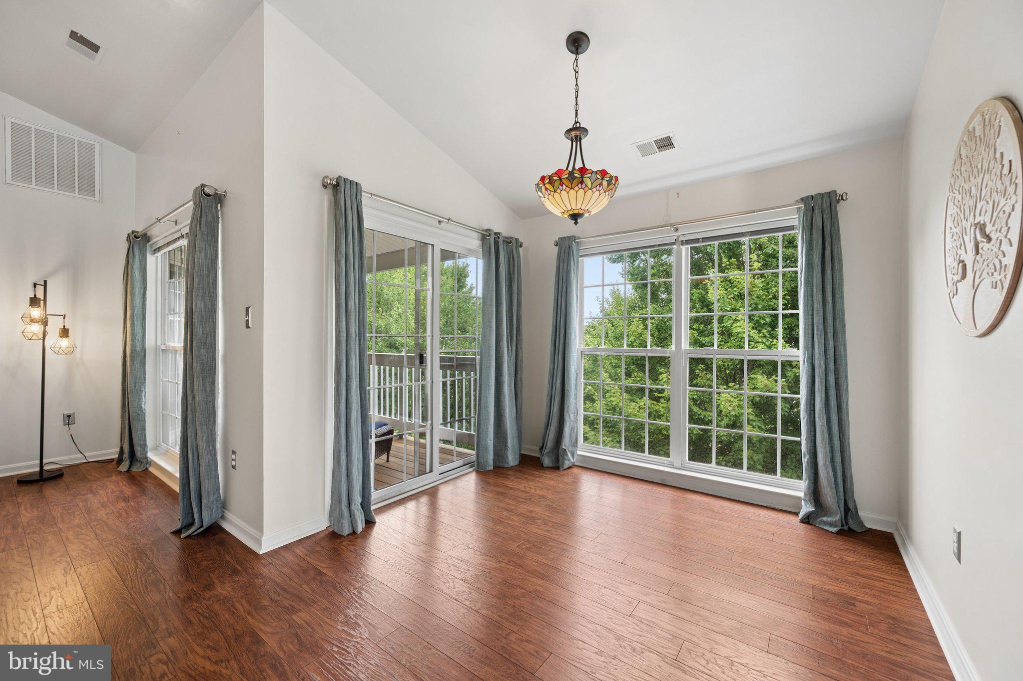 ECHO GLEN - Residential