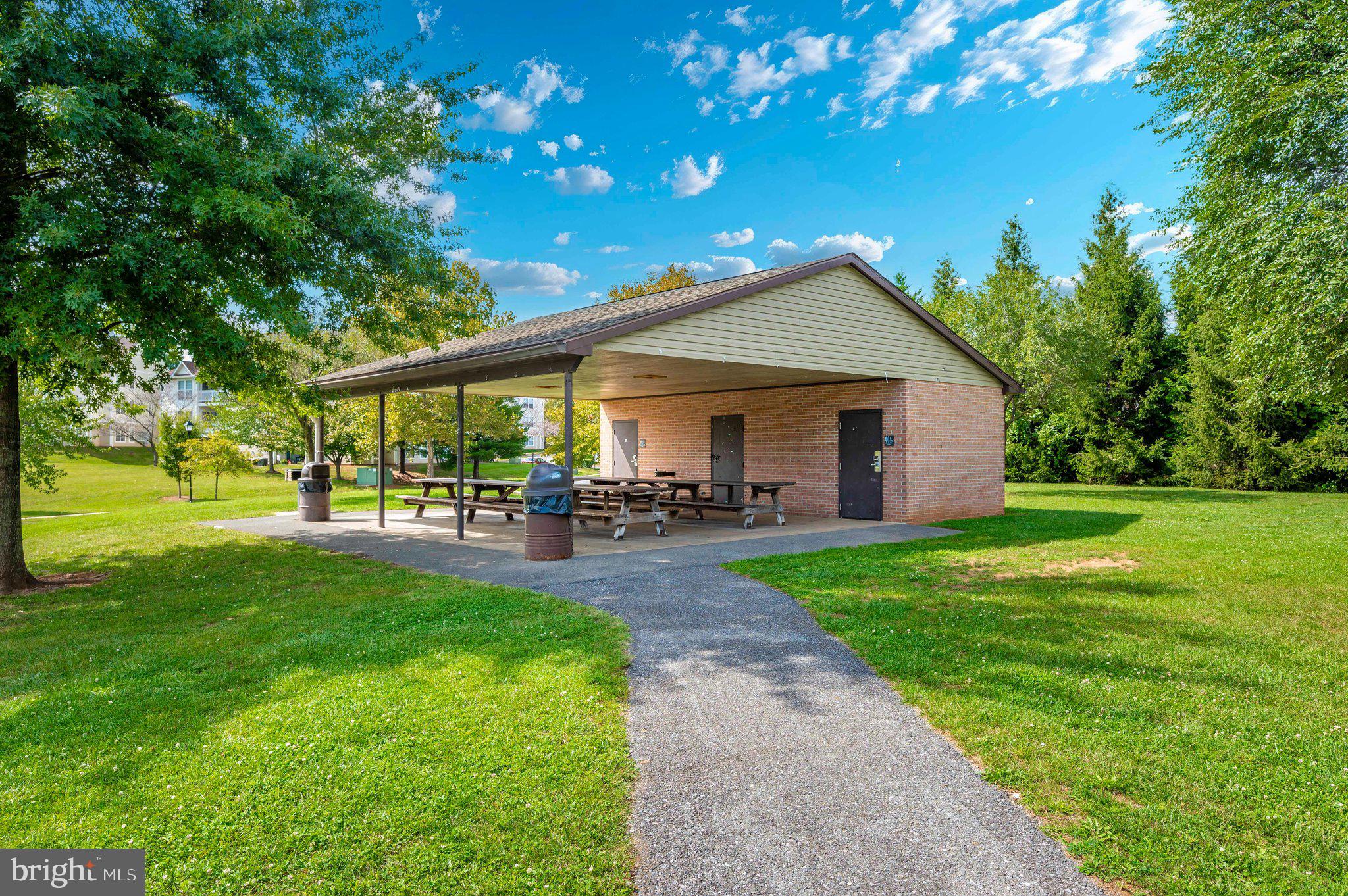 ECHO GLEN - Residential
