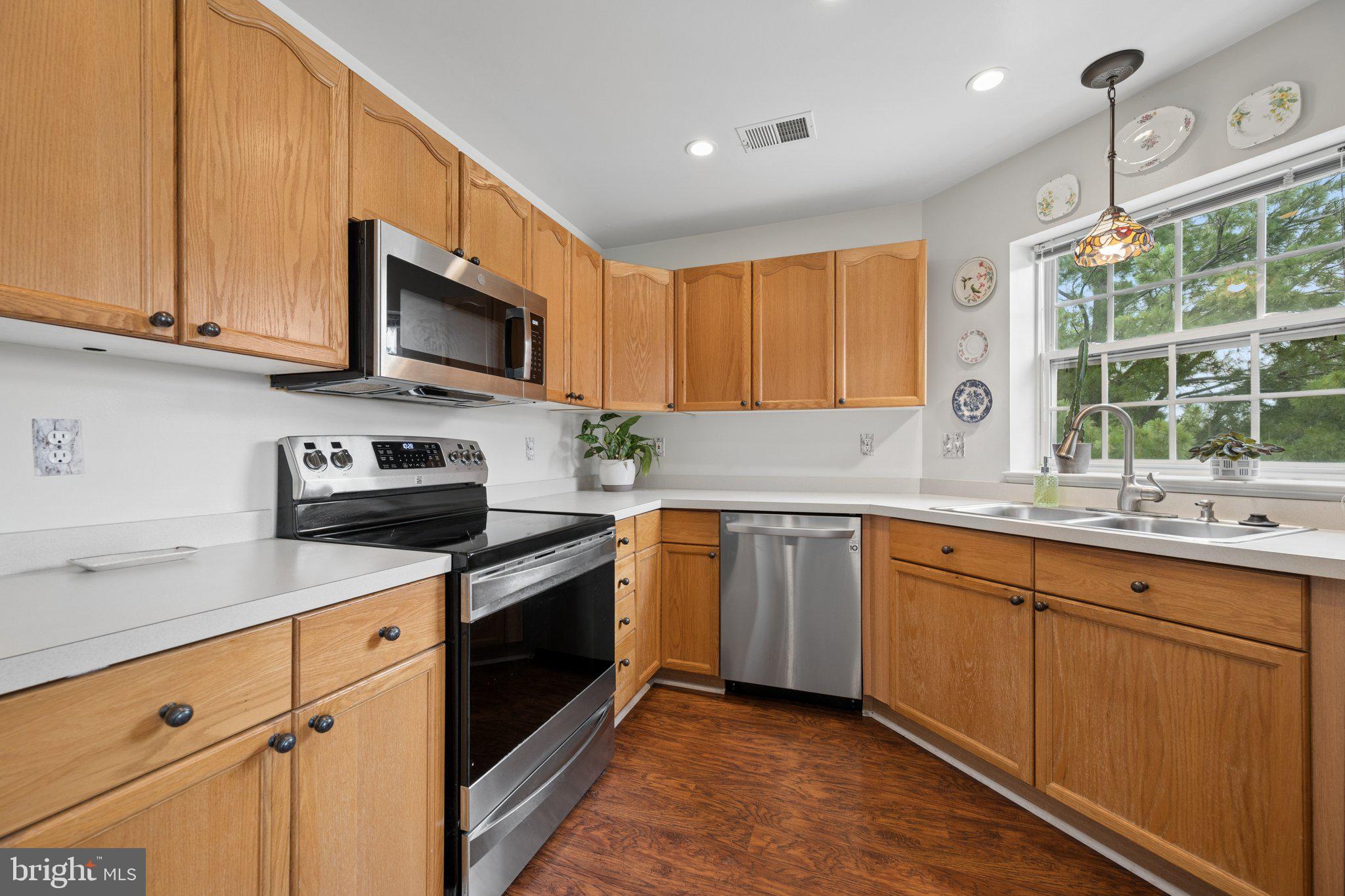 ECHO GLEN - Residential