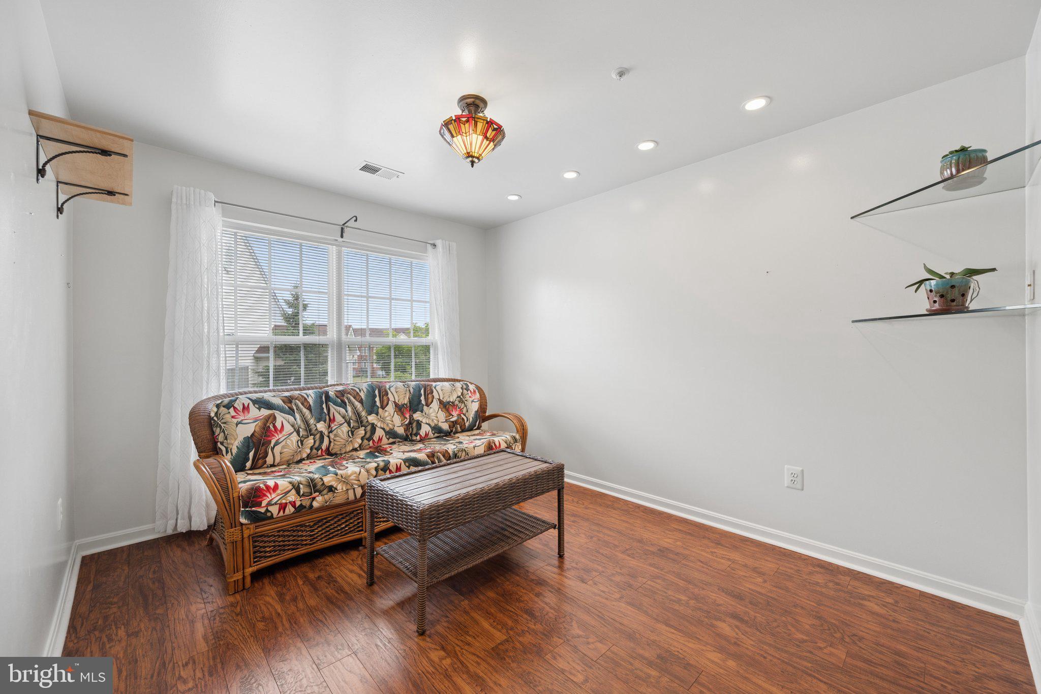 ECHO GLEN - Residential