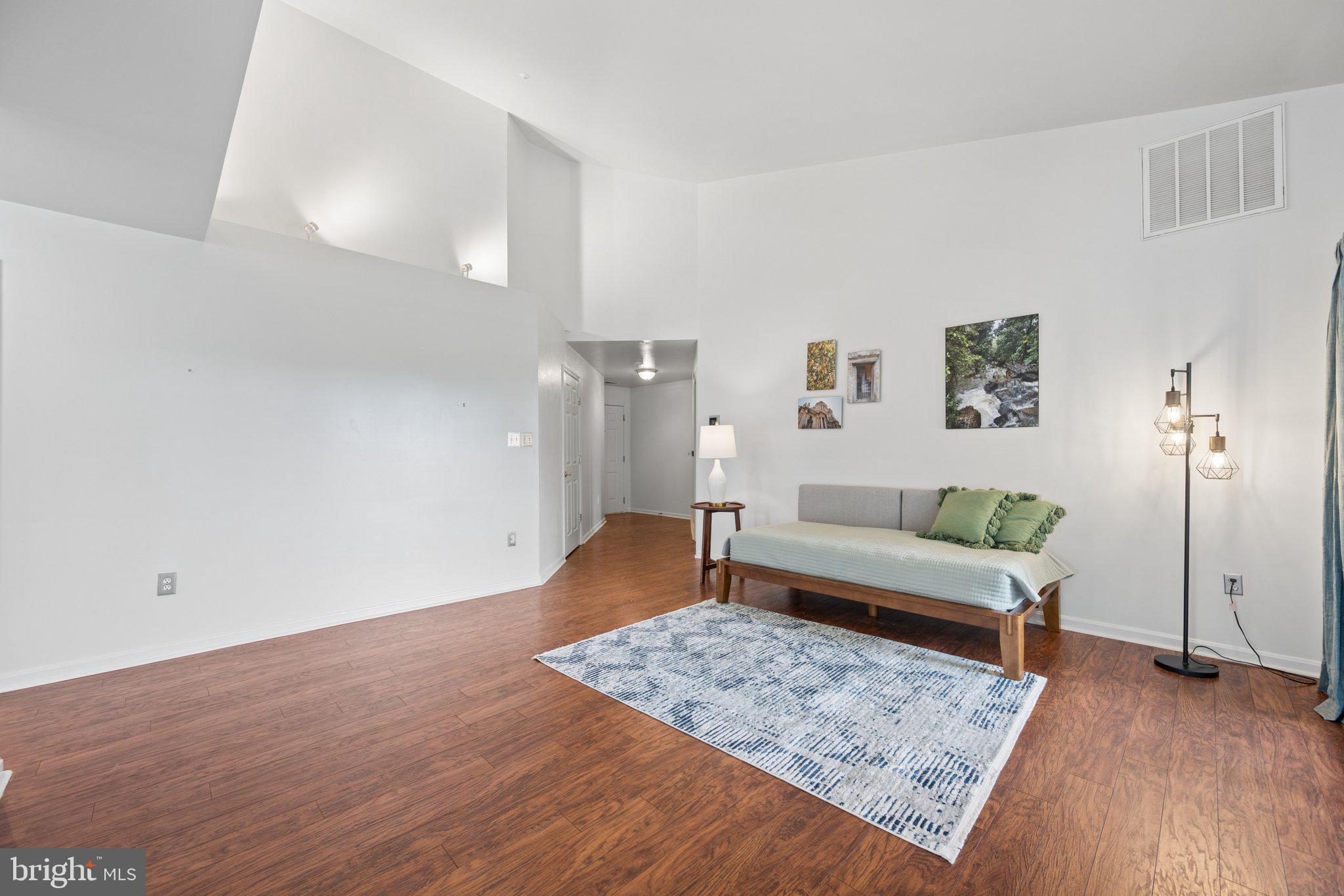 ECHO GLEN - Residential