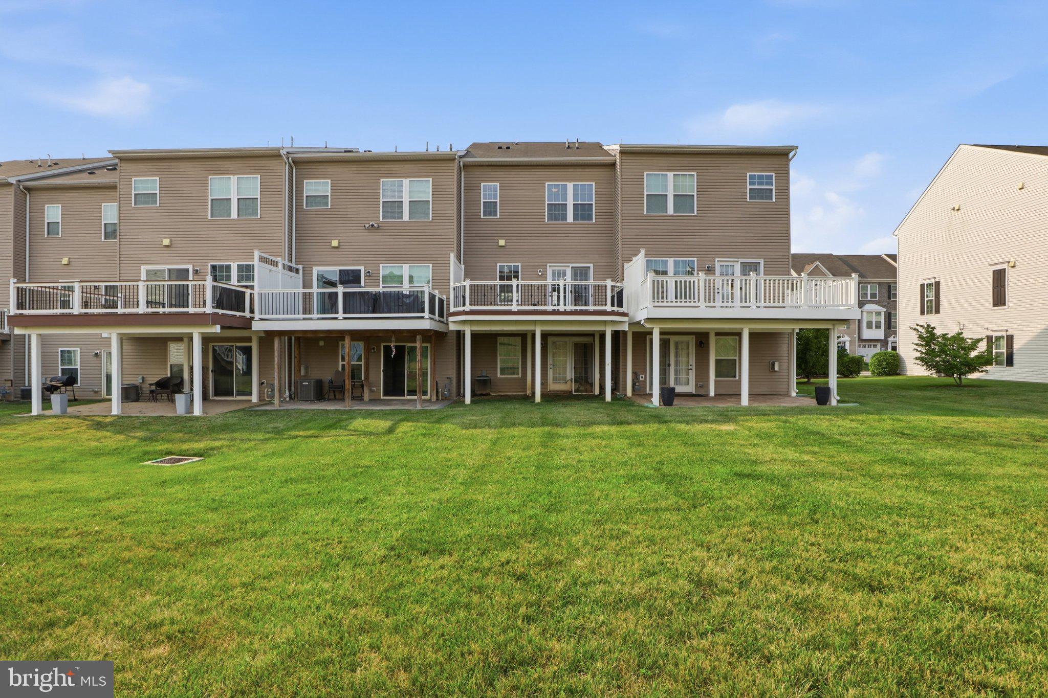 STONEGATE AT REGENTS GLEN - Residential