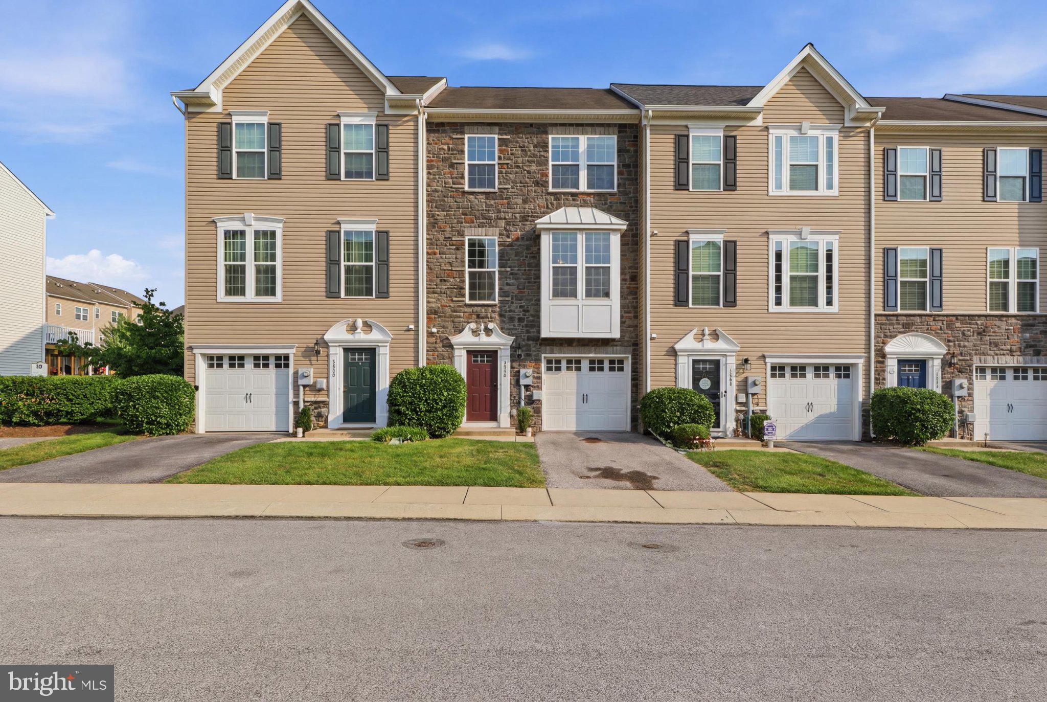 STONEGATE AT REGENTS GLEN - Residential