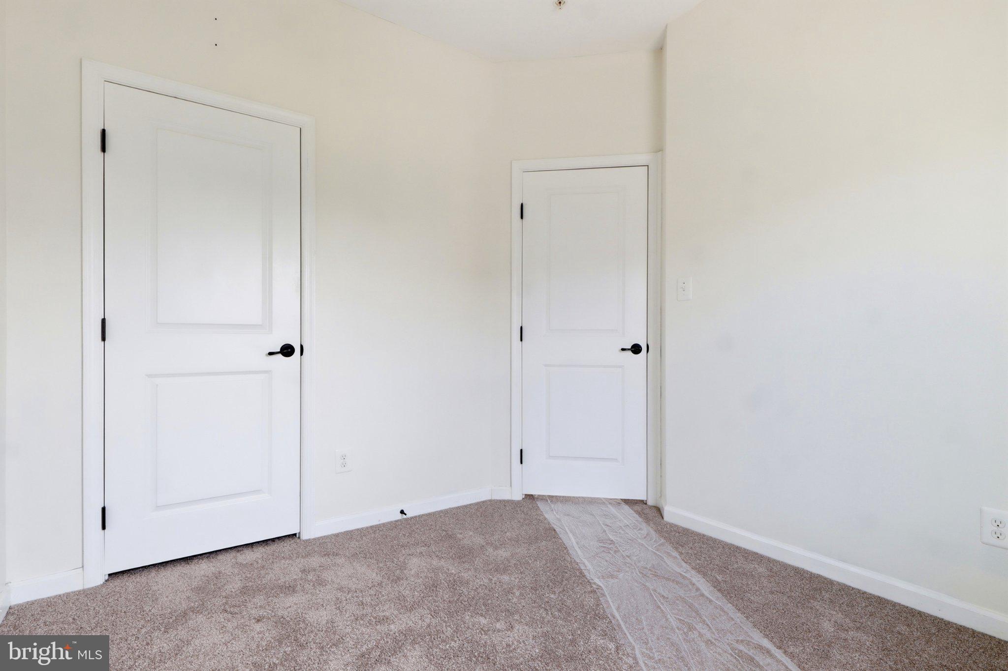 STONEGATE AT REGENTS GLEN - Residential