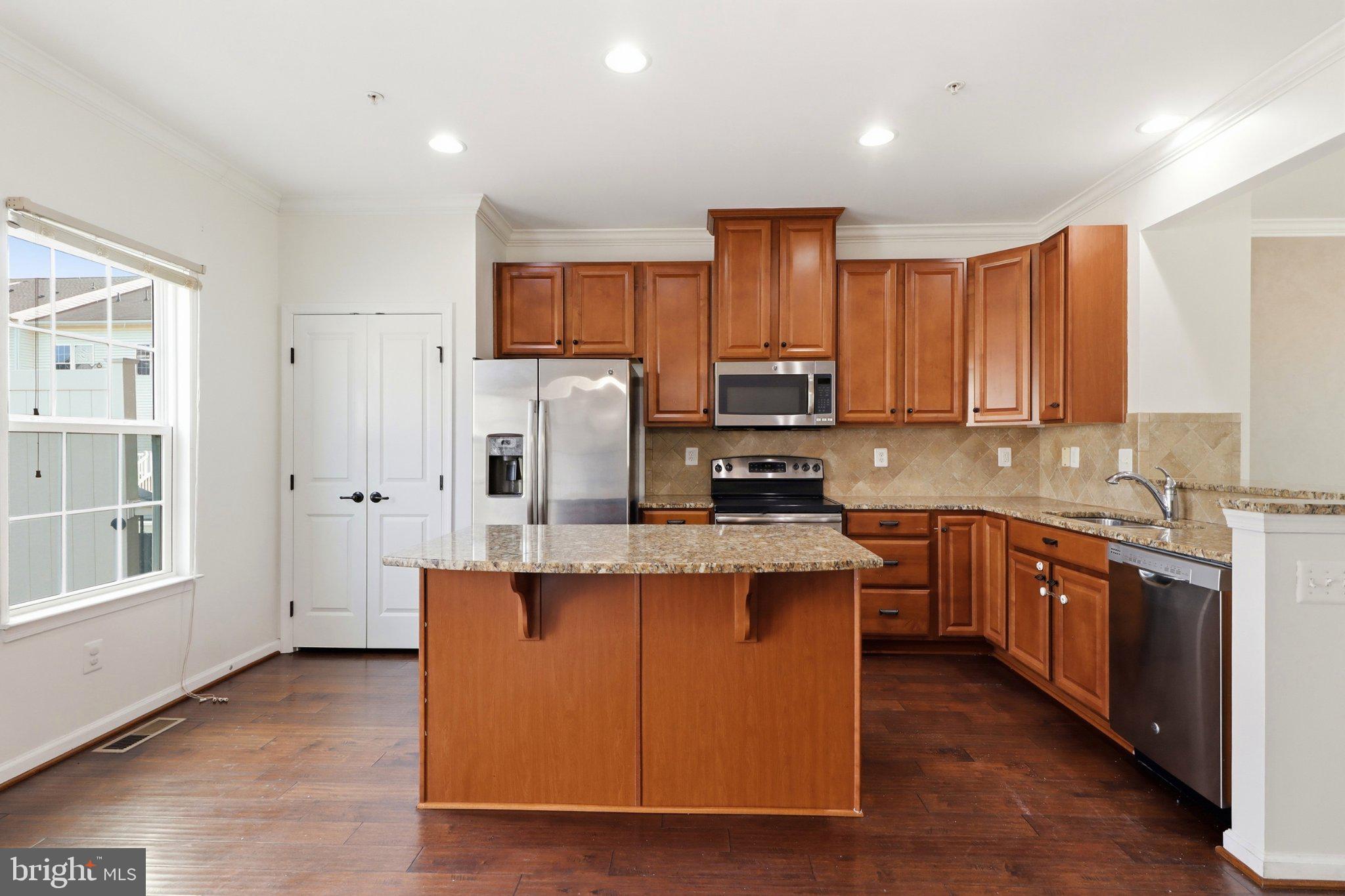 STONEGATE AT REGENTS GLEN - Residential