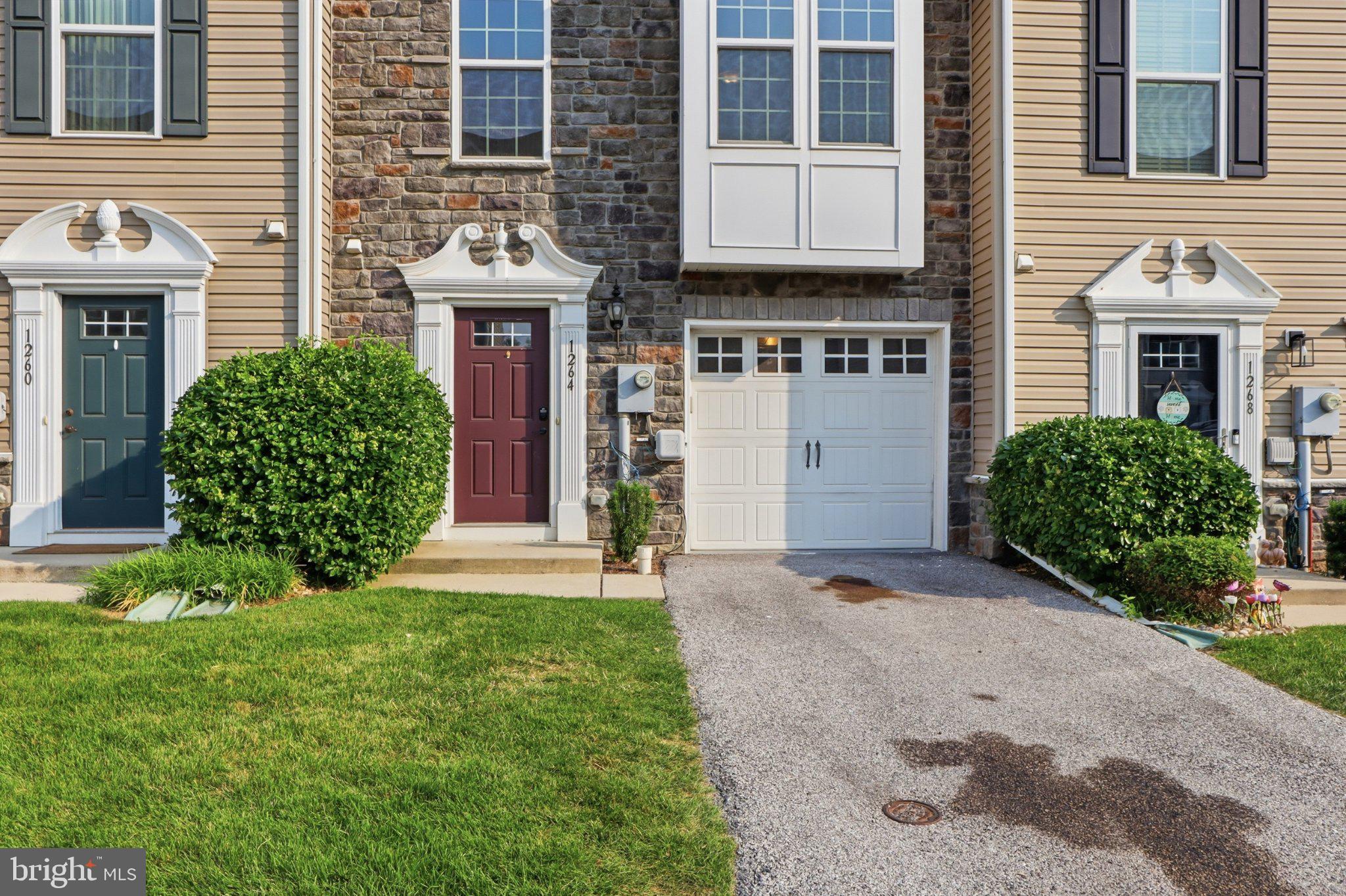 STONEGATE AT REGENTS GLEN - Residential