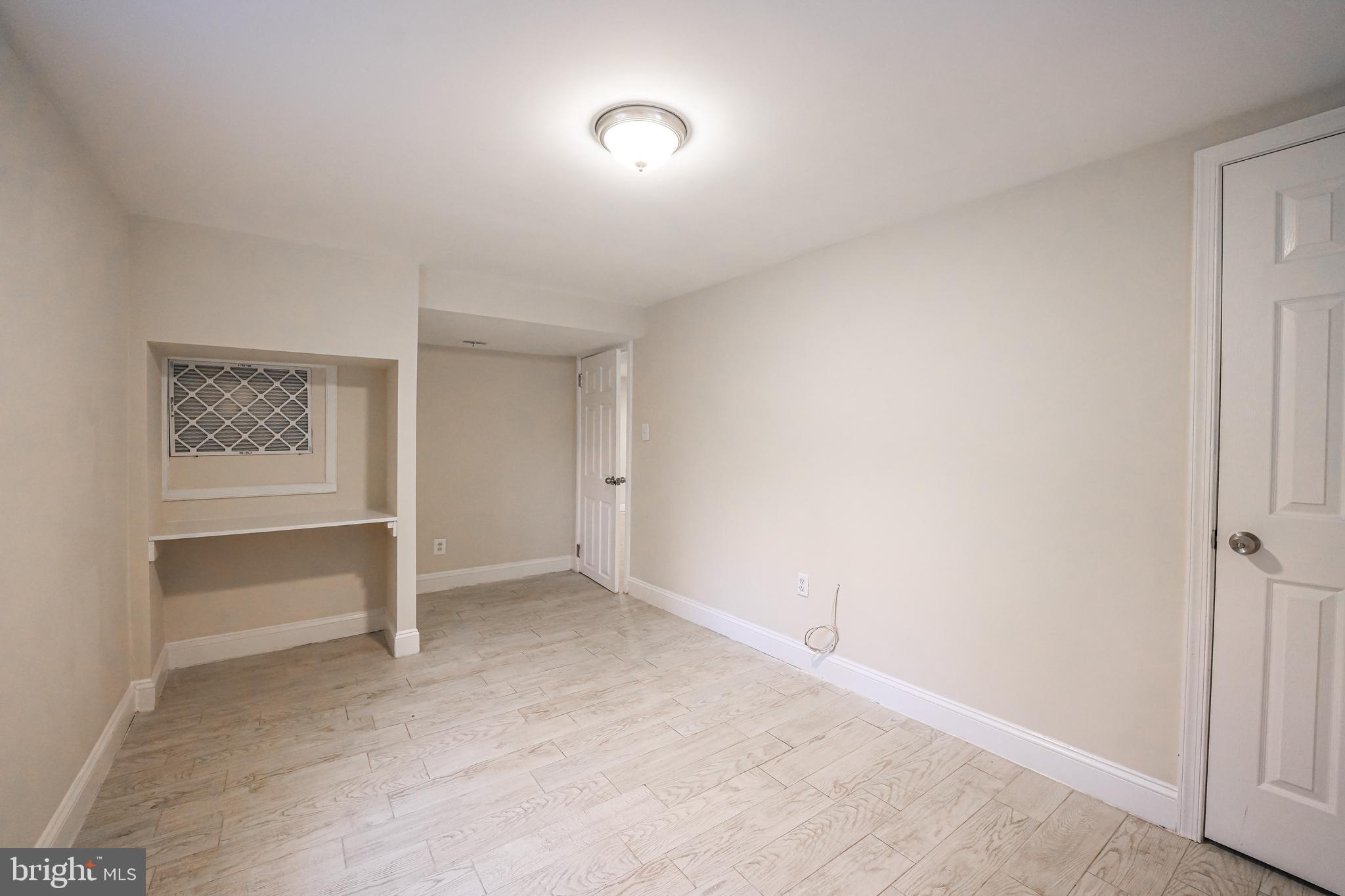 RAYMONDALE - Residential Lease