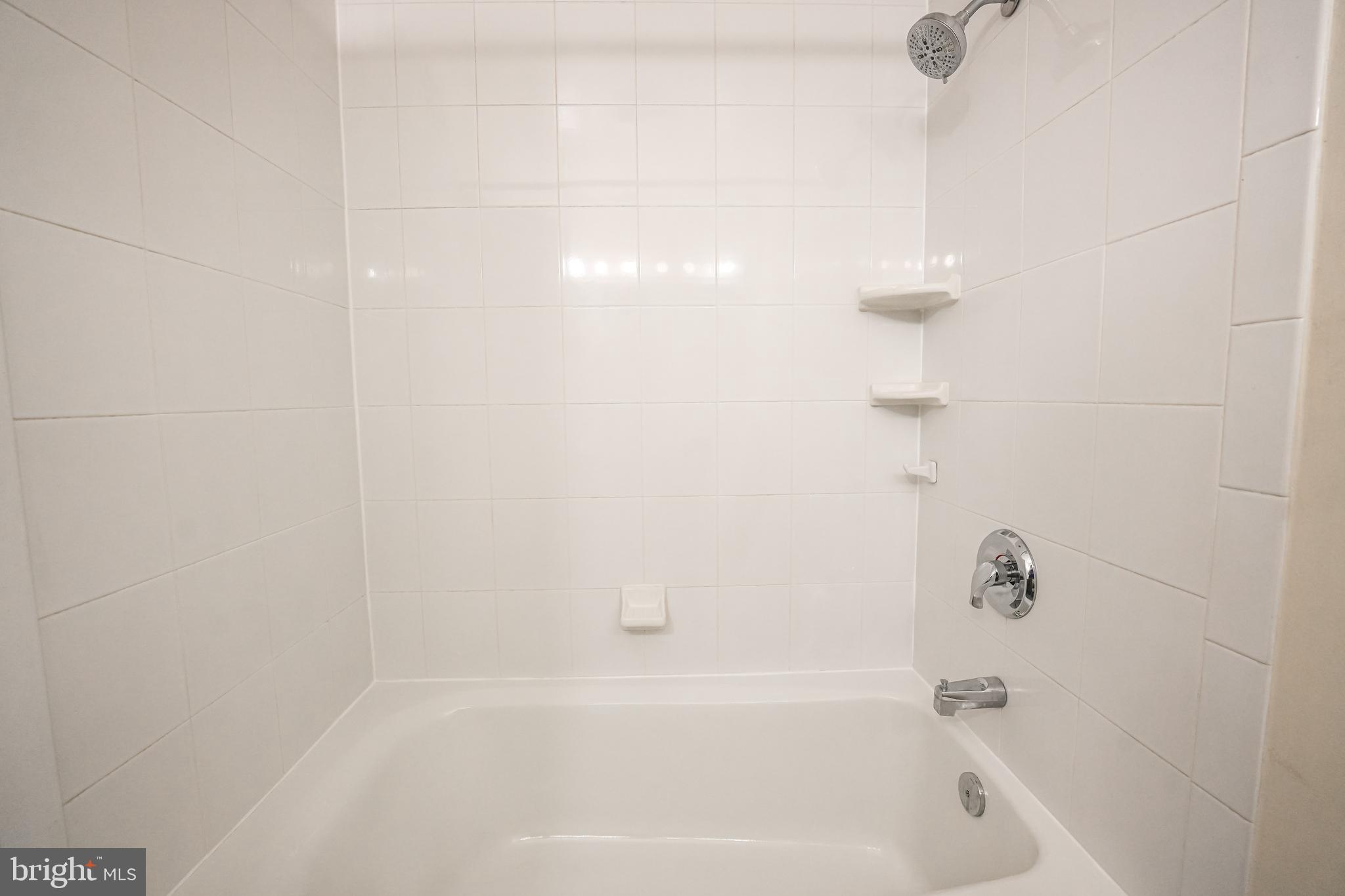 RAYMONDALE - Residential Lease