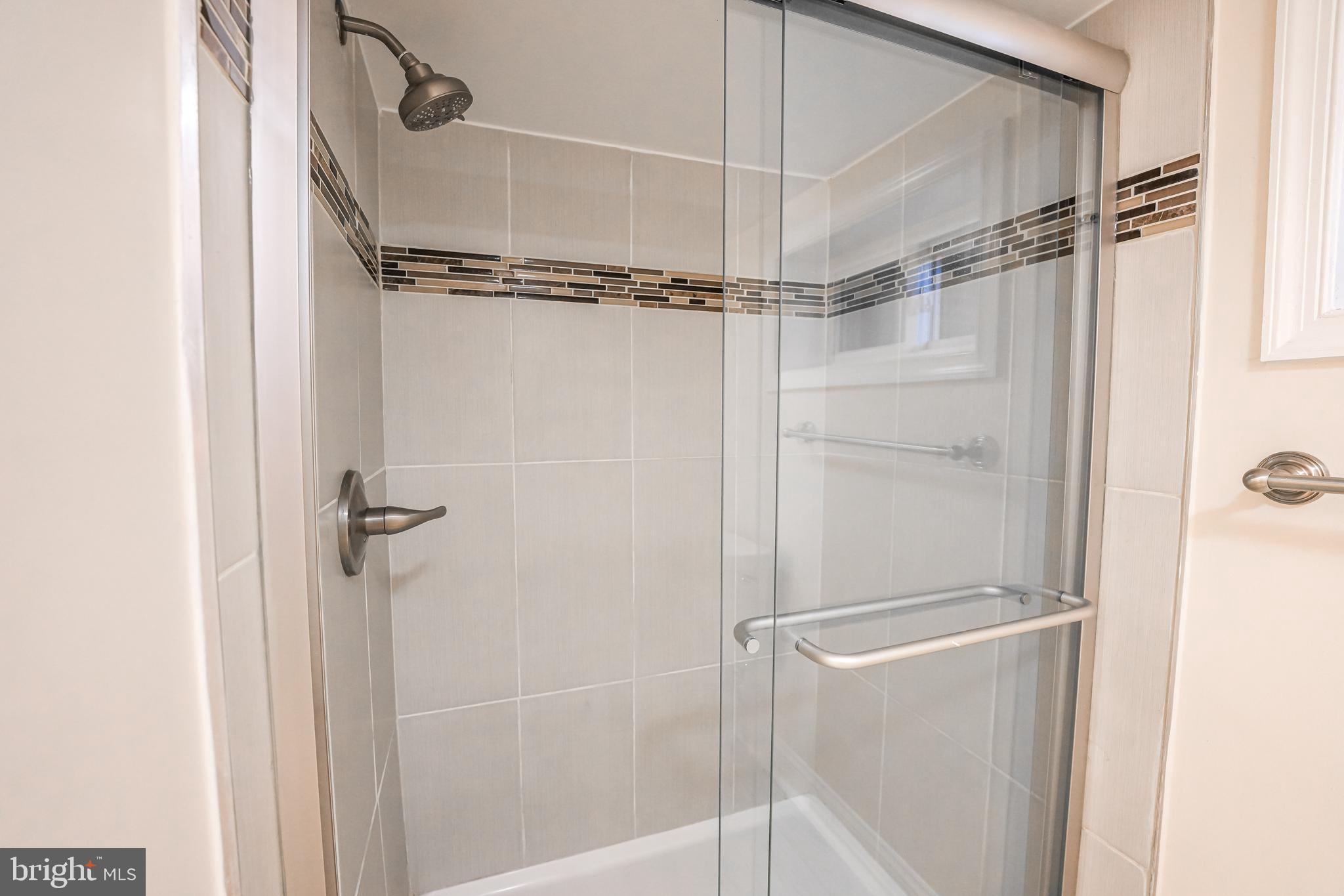RAYMONDALE - Residential Lease