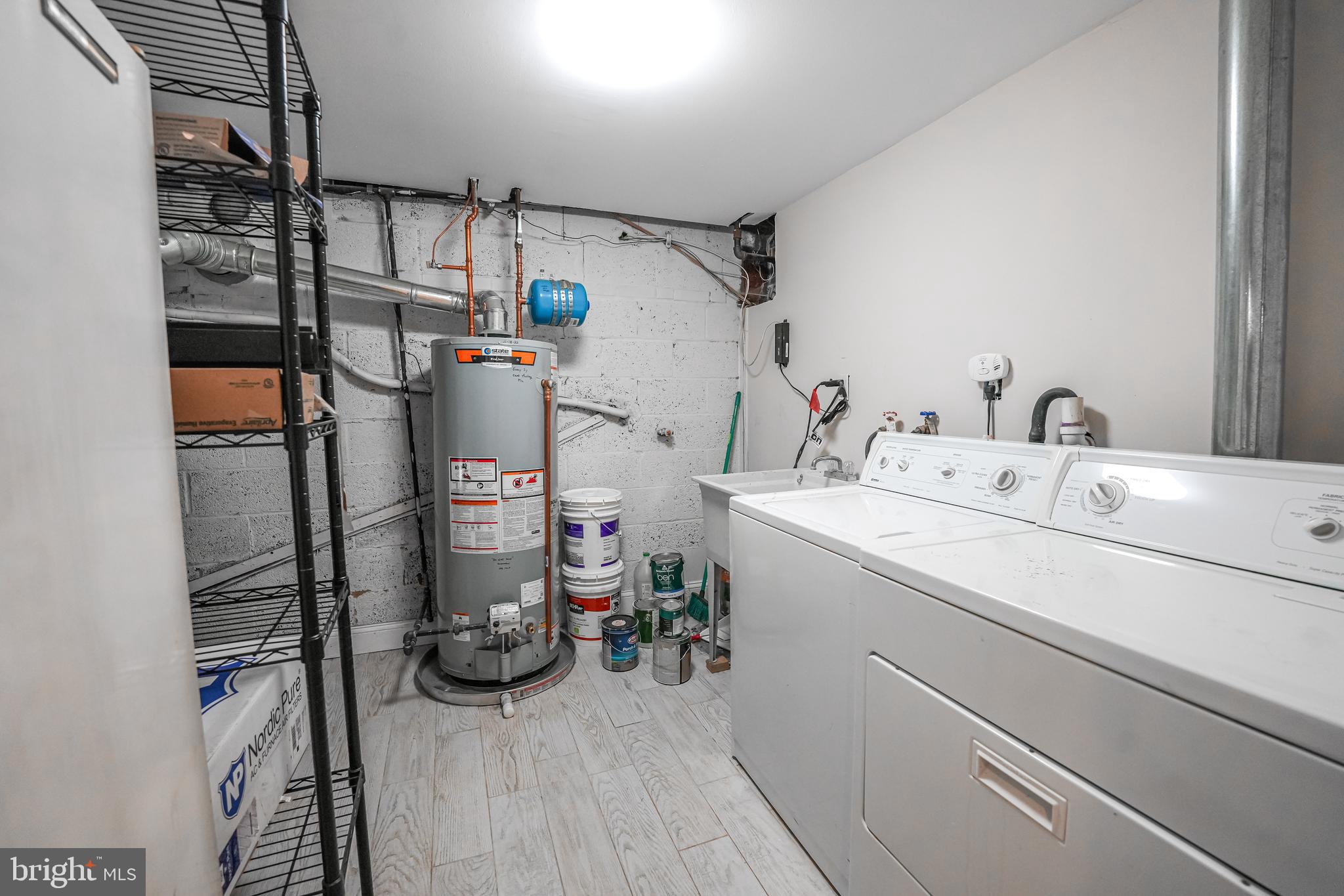 RAYMONDALE - Residential Lease
