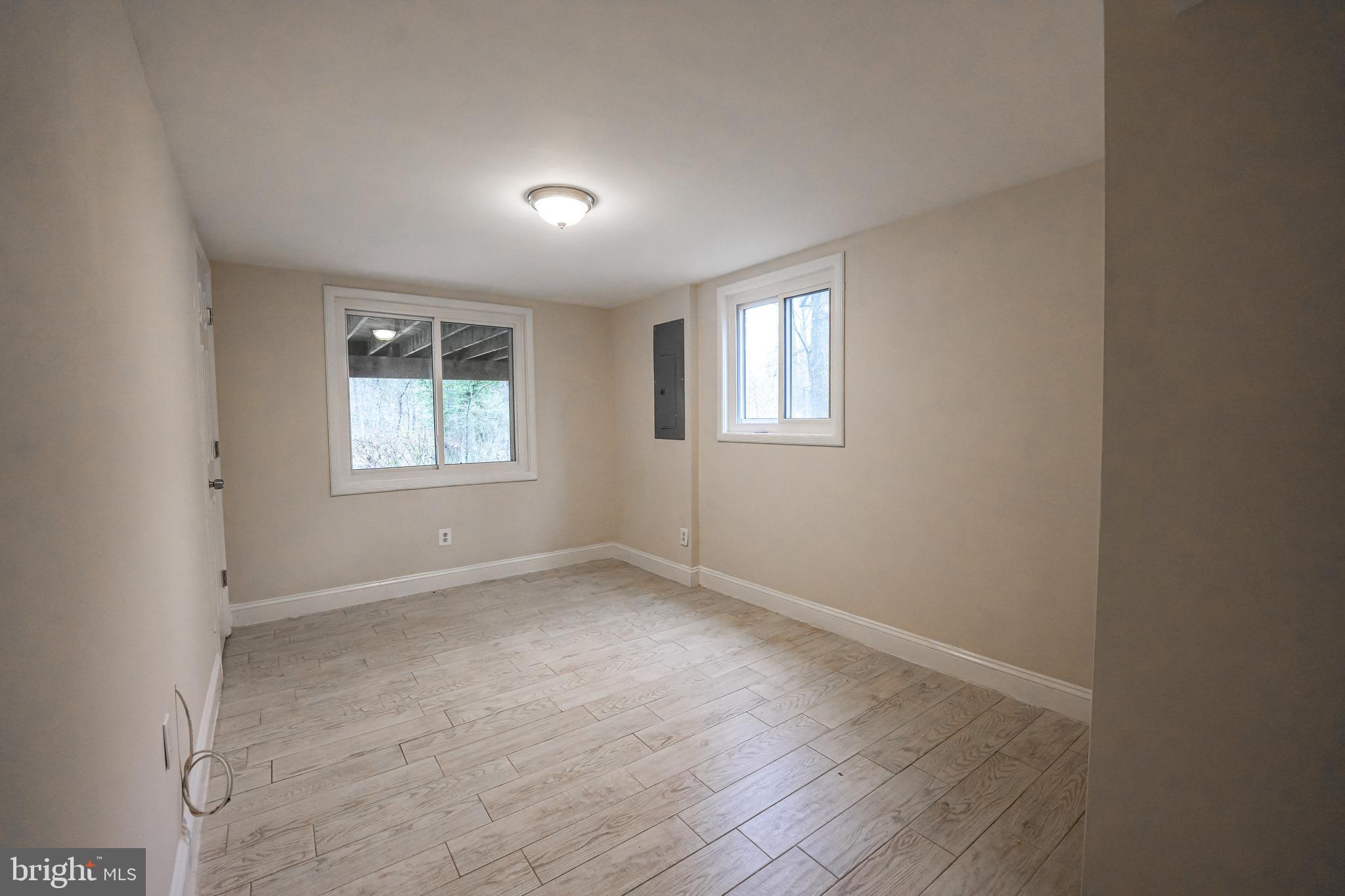 RAYMONDALE - Residential Lease