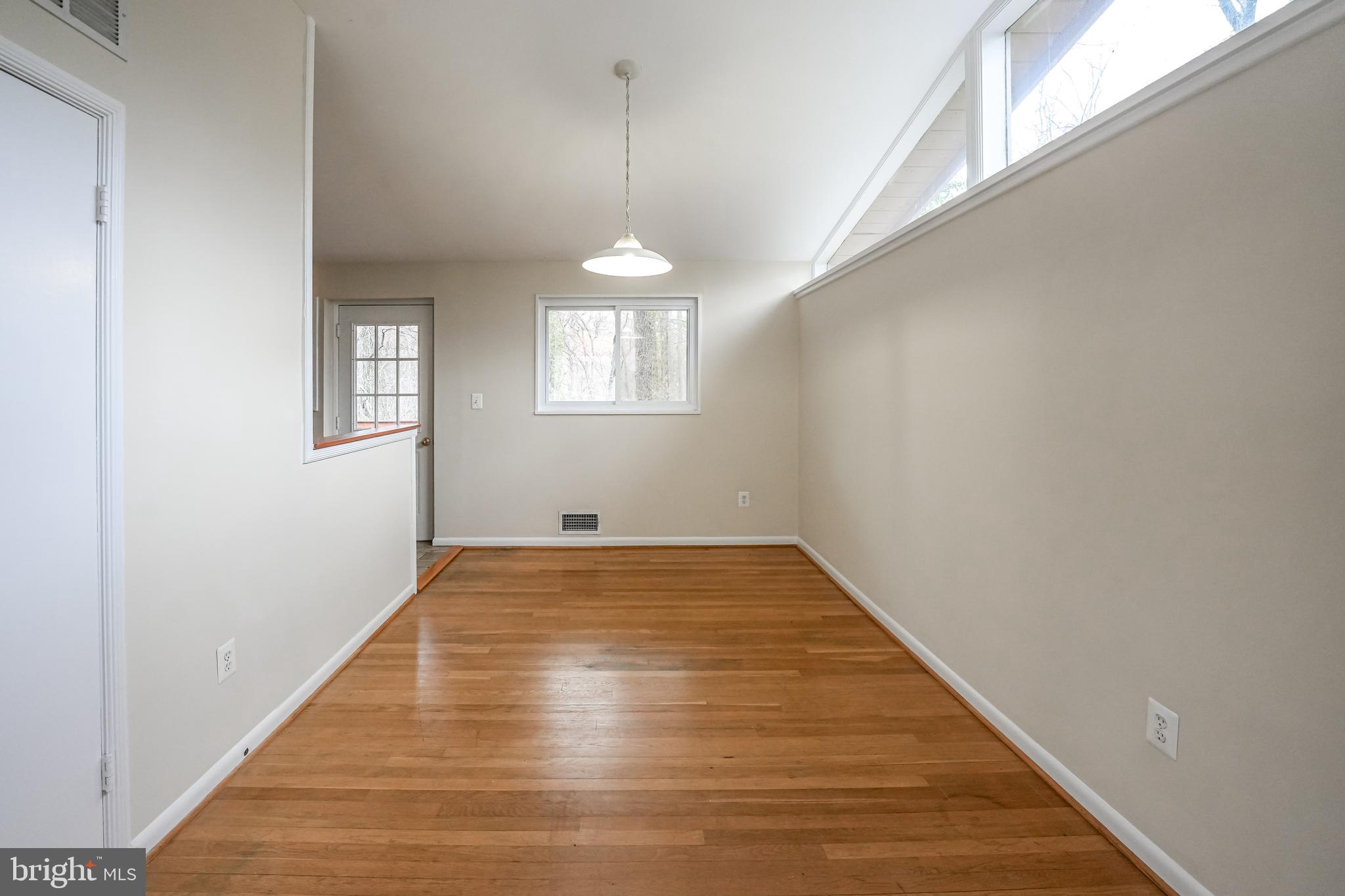 RAYMONDALE - Residential Lease