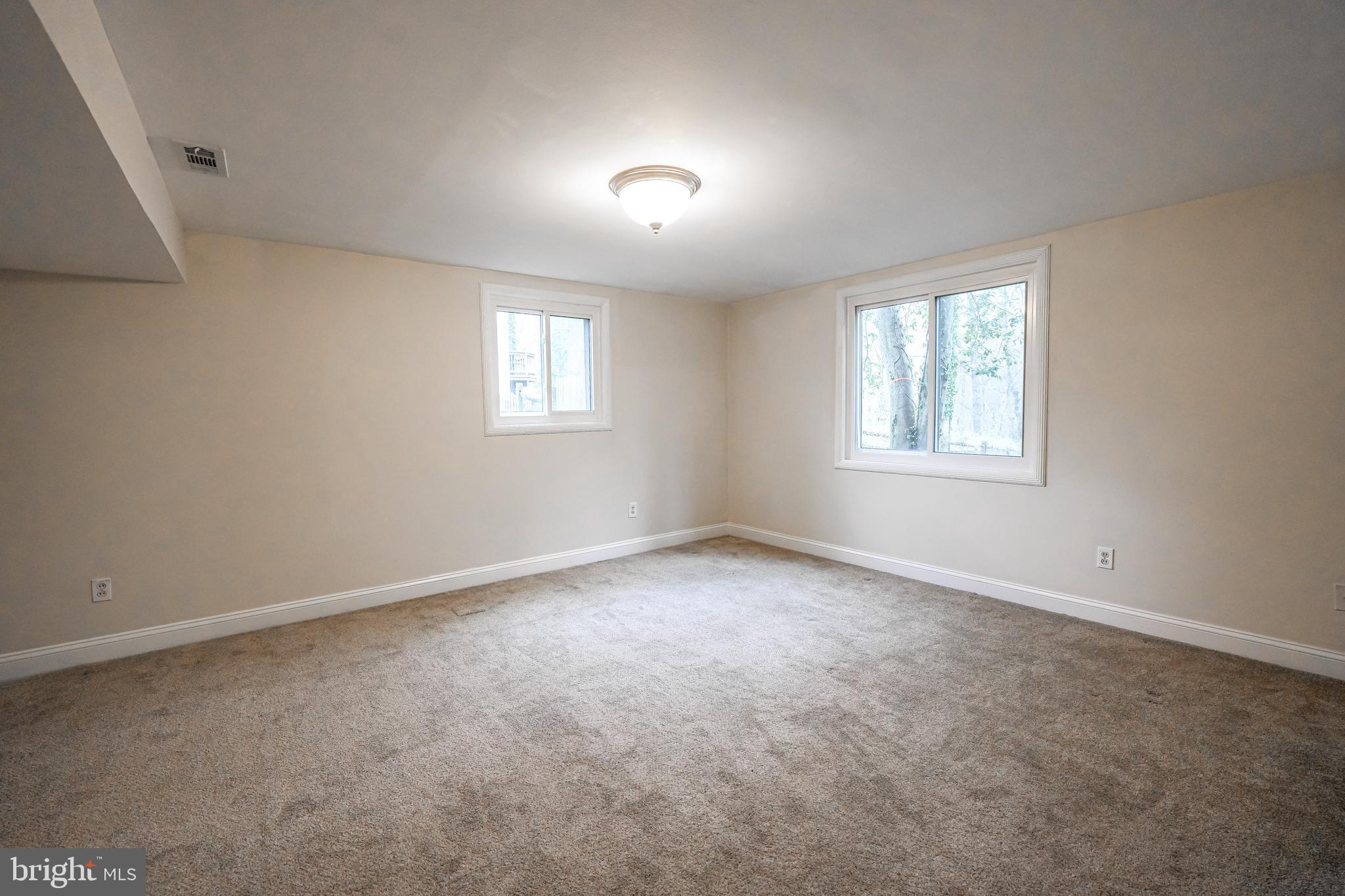 RAYMONDALE - Residential Lease