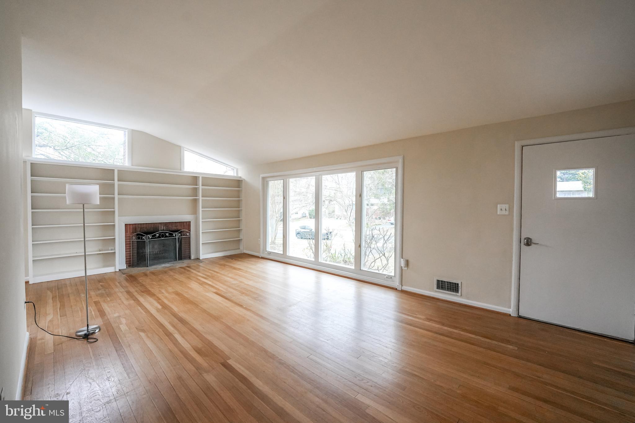 RAYMONDALE - Residential Lease