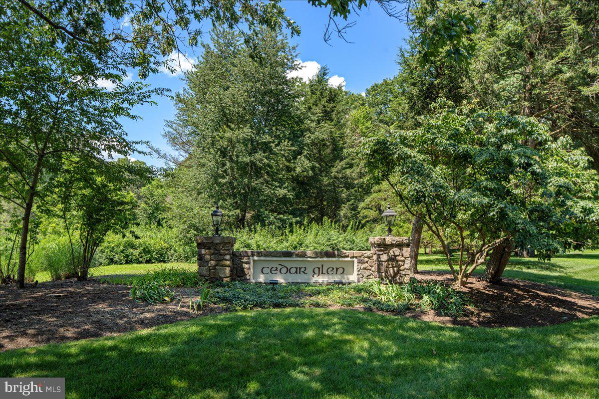 CEDAR GLEN - Residential