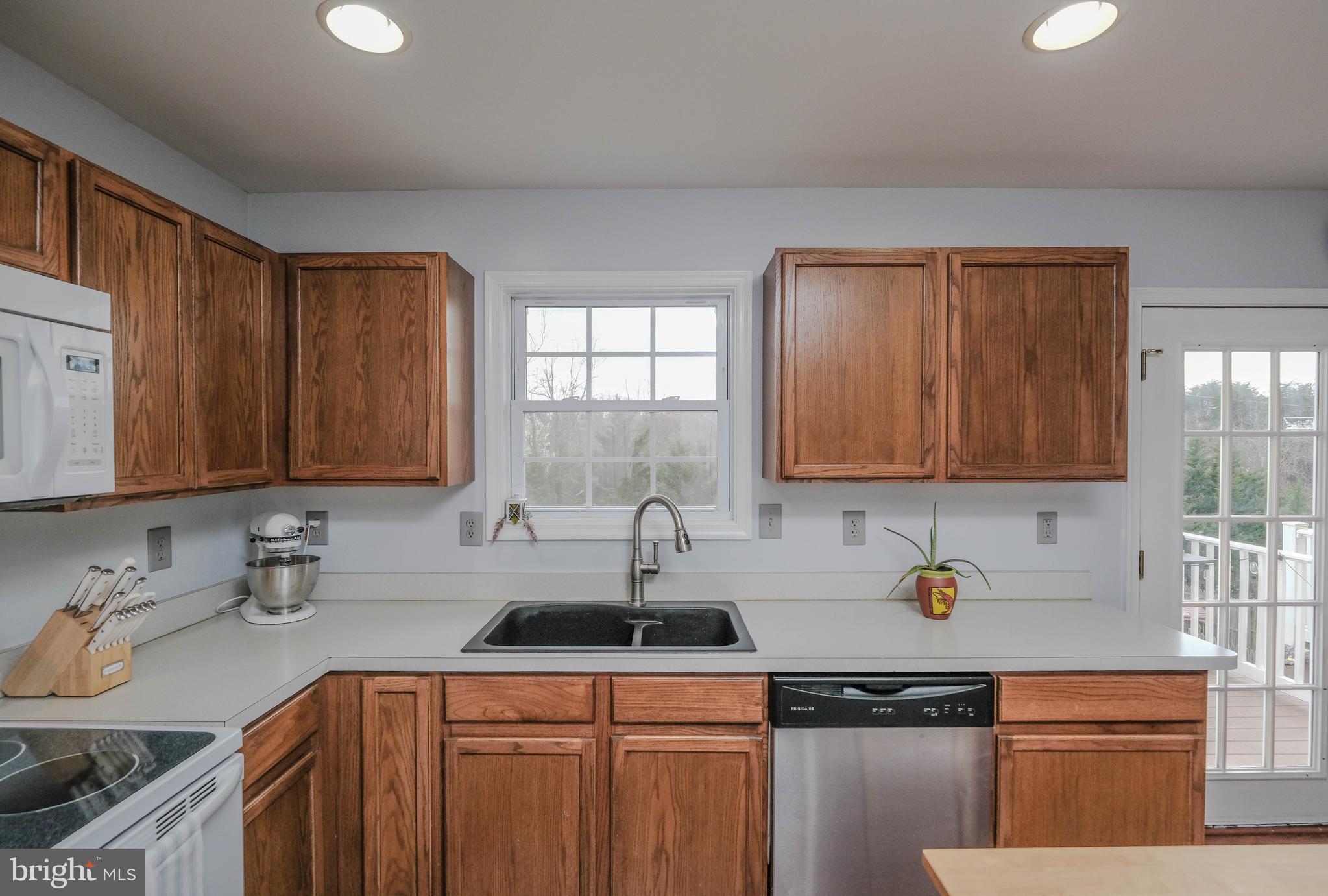 THE TOWNES AT OAKHURST - Residential Lease