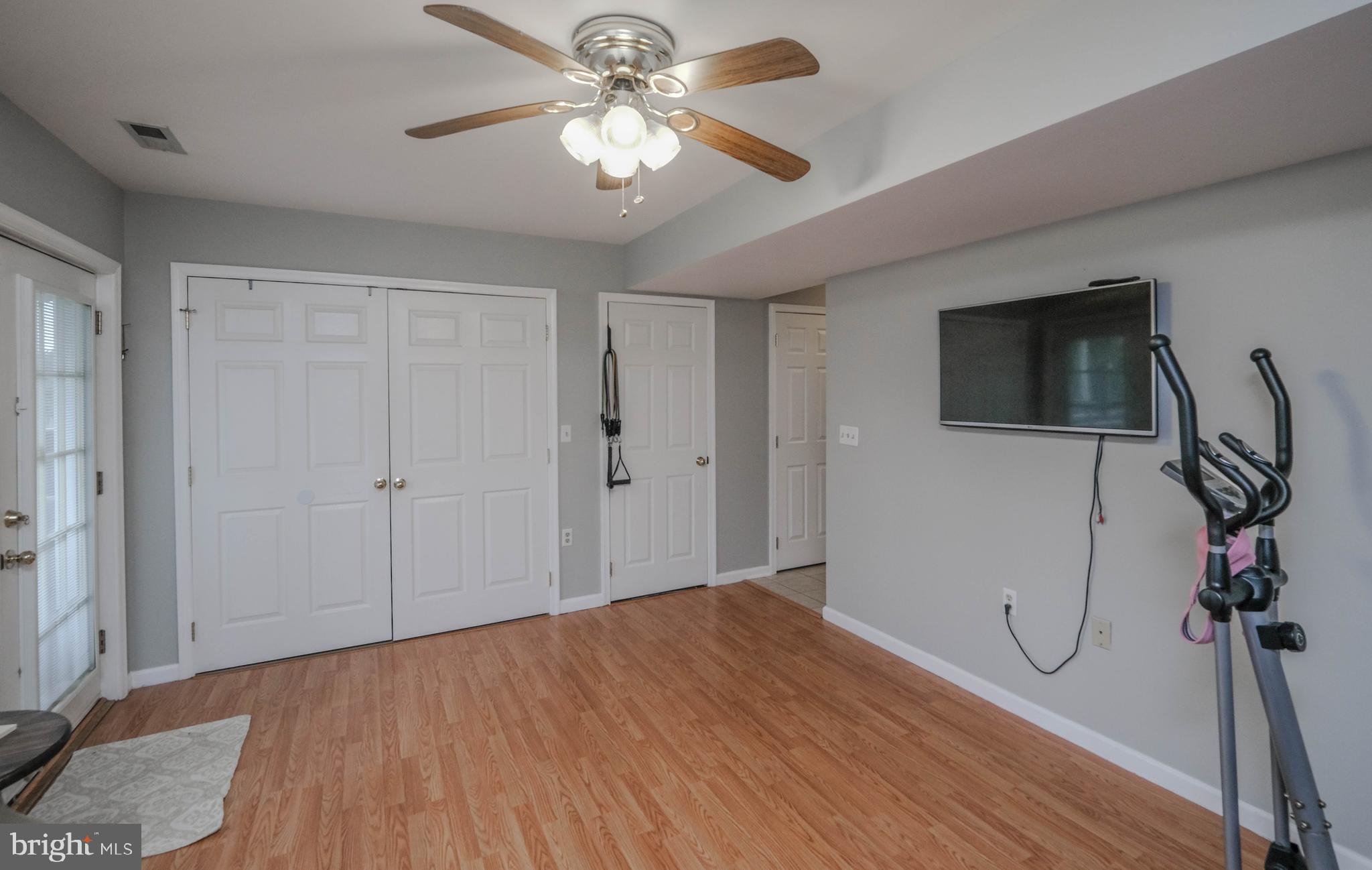THE TOWNES AT OAKHURST - Residential Lease
