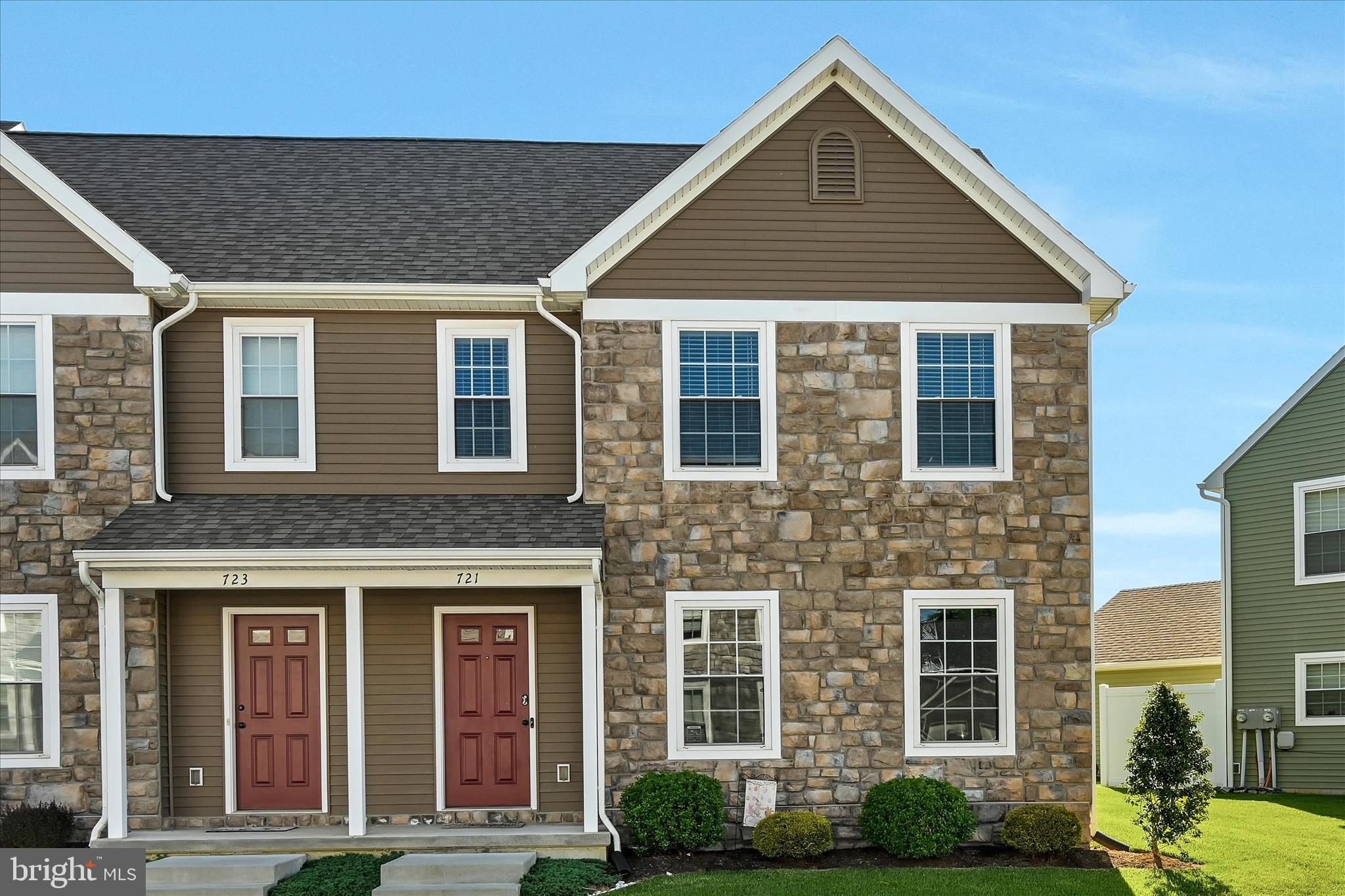 TRAIL SIDE - Residential