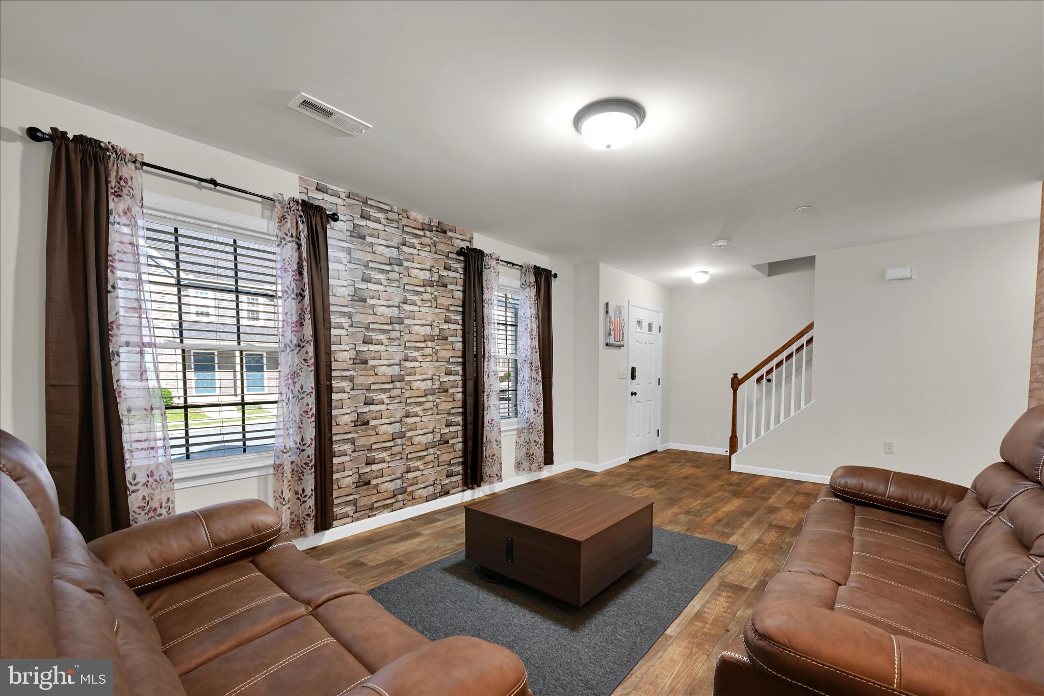 TRAIL SIDE - Residential