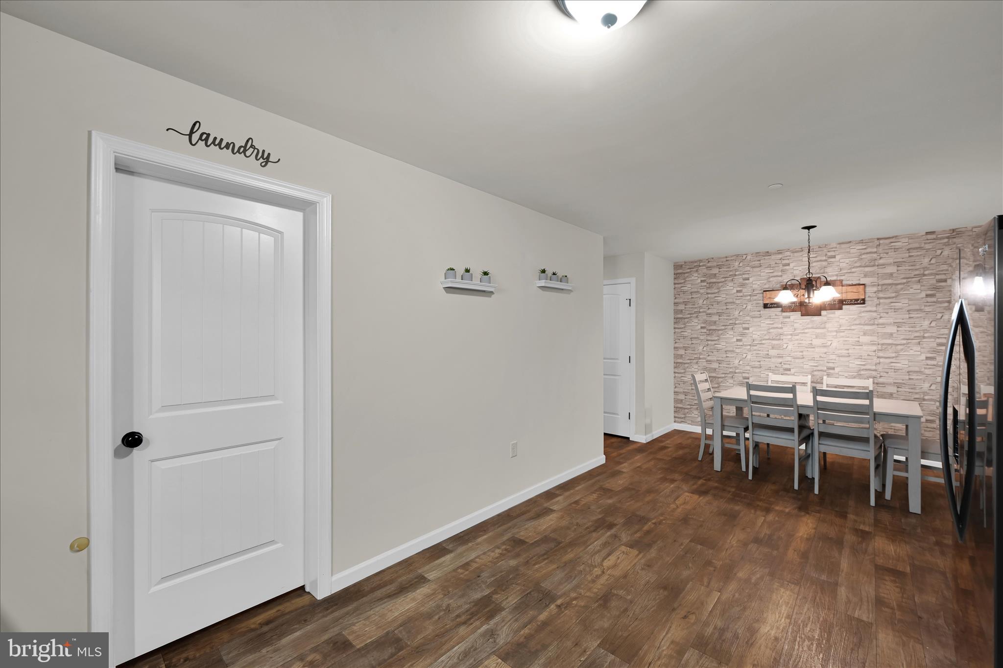 TRAIL SIDE - Residential