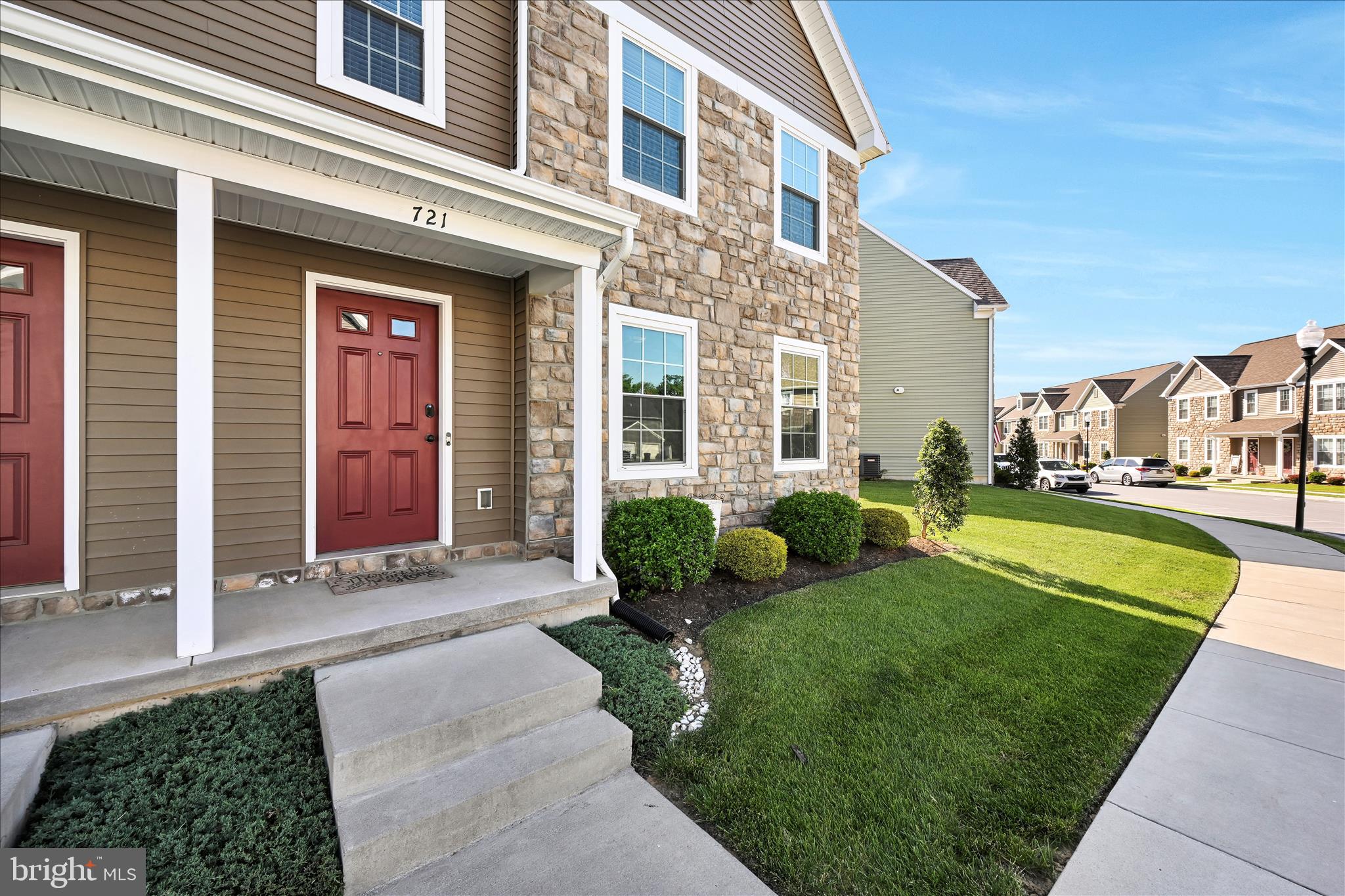 TRAIL SIDE - Residential